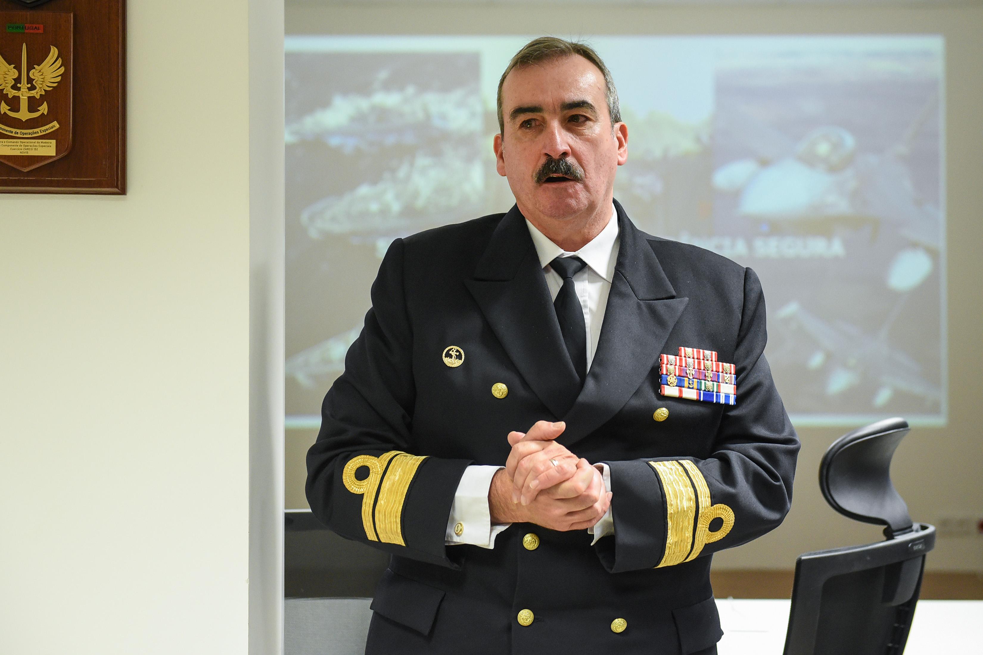 Vice-almirante João Dores Aresta, antigo comandante-geral da Polícia Marítima e ex-comandante operacional da Madeira, é um dos fundadores da associação de apoio.