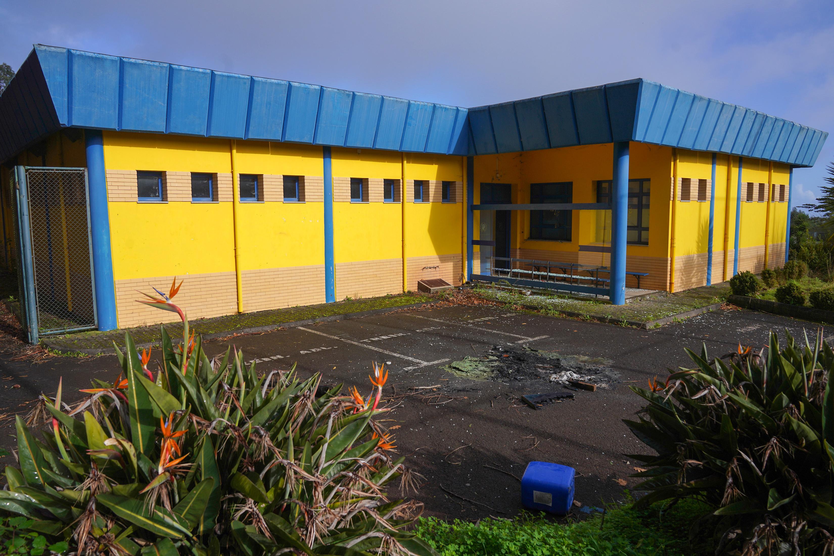 Espaço está totalmente votado ao abandono.