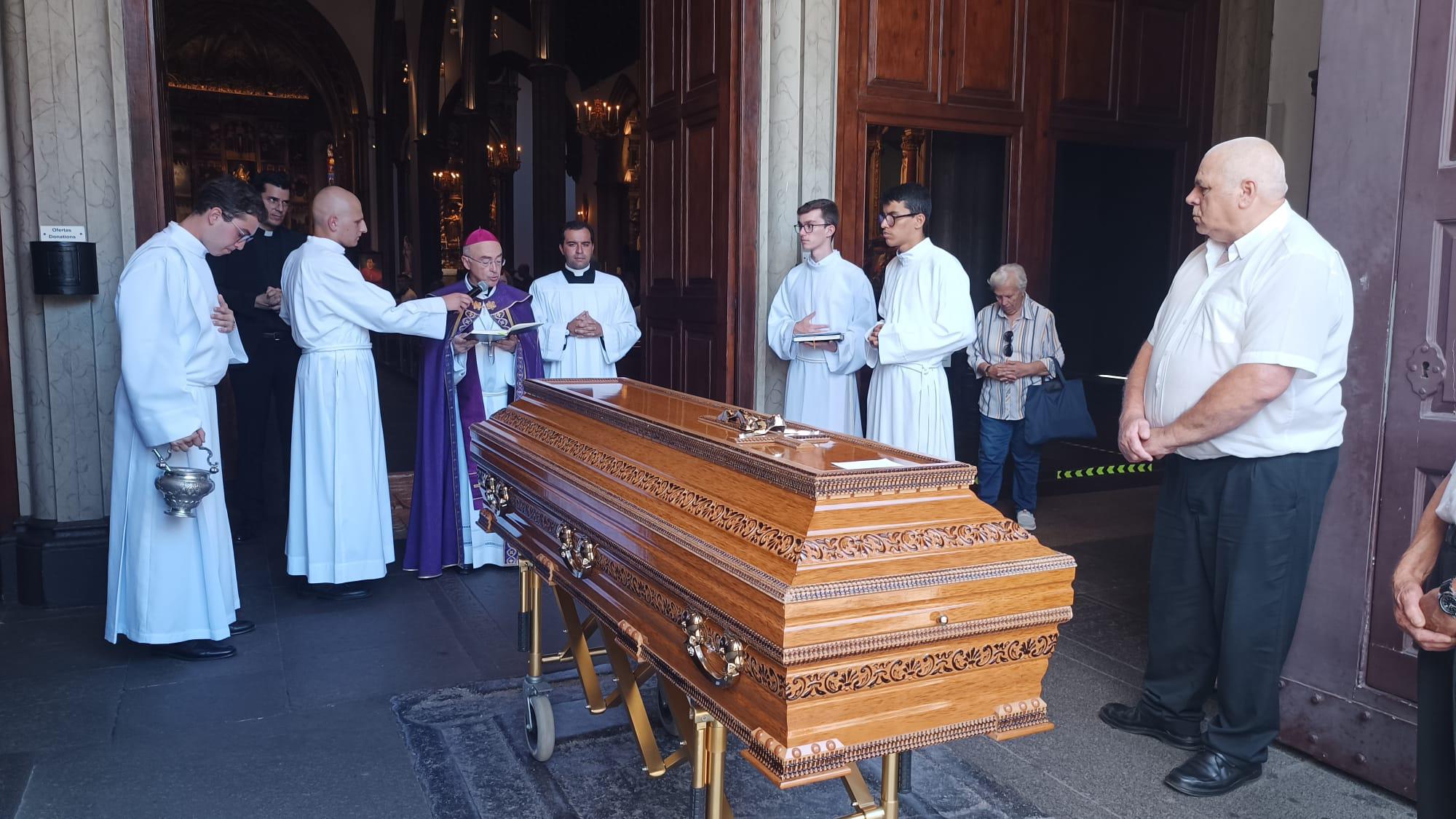 Corpo de D. Teodoro de Faria está em câmara ardente na Sé do Funchal