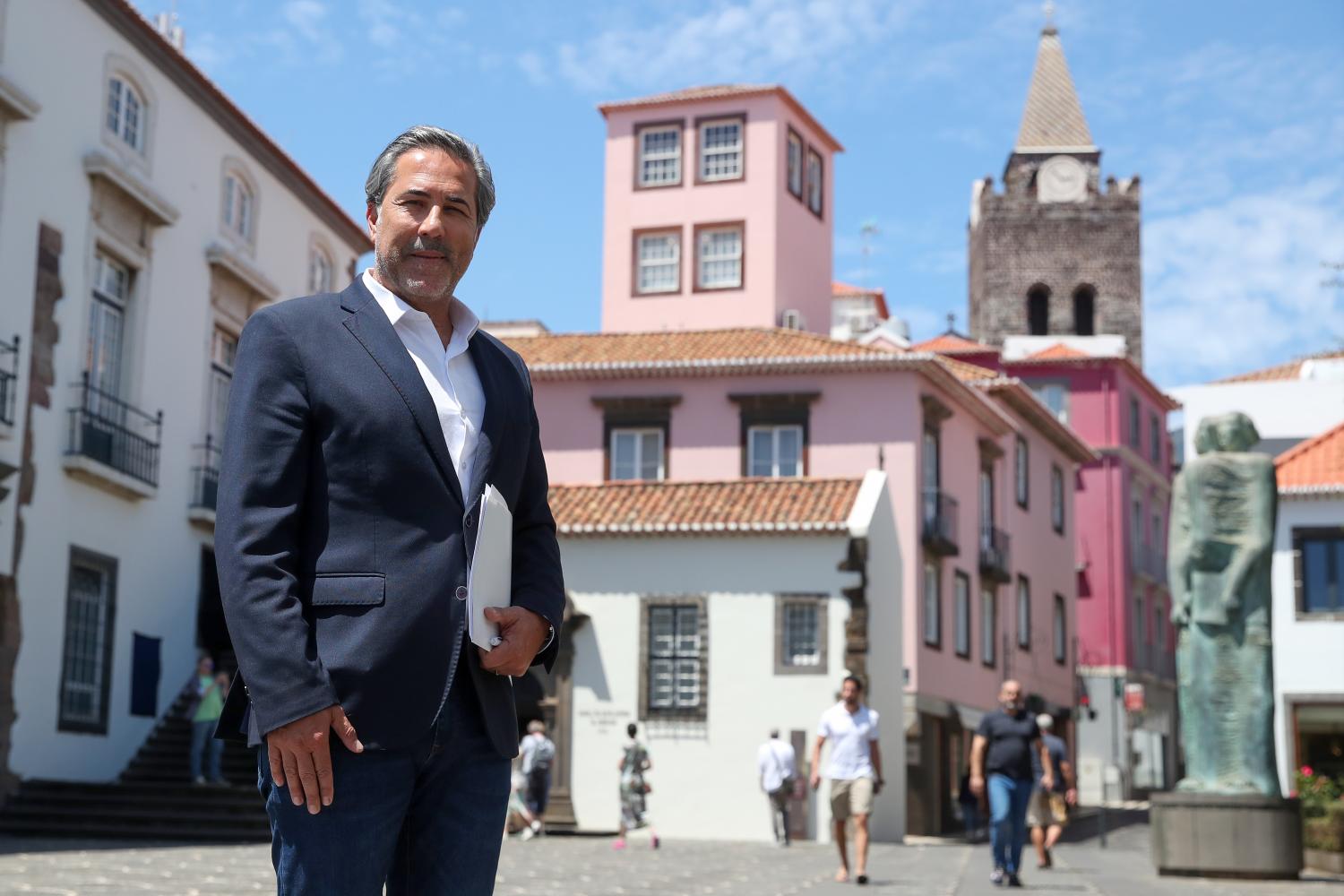 O candidato do Chega reiterou não estar disponível para acordos de governação com ninguém.