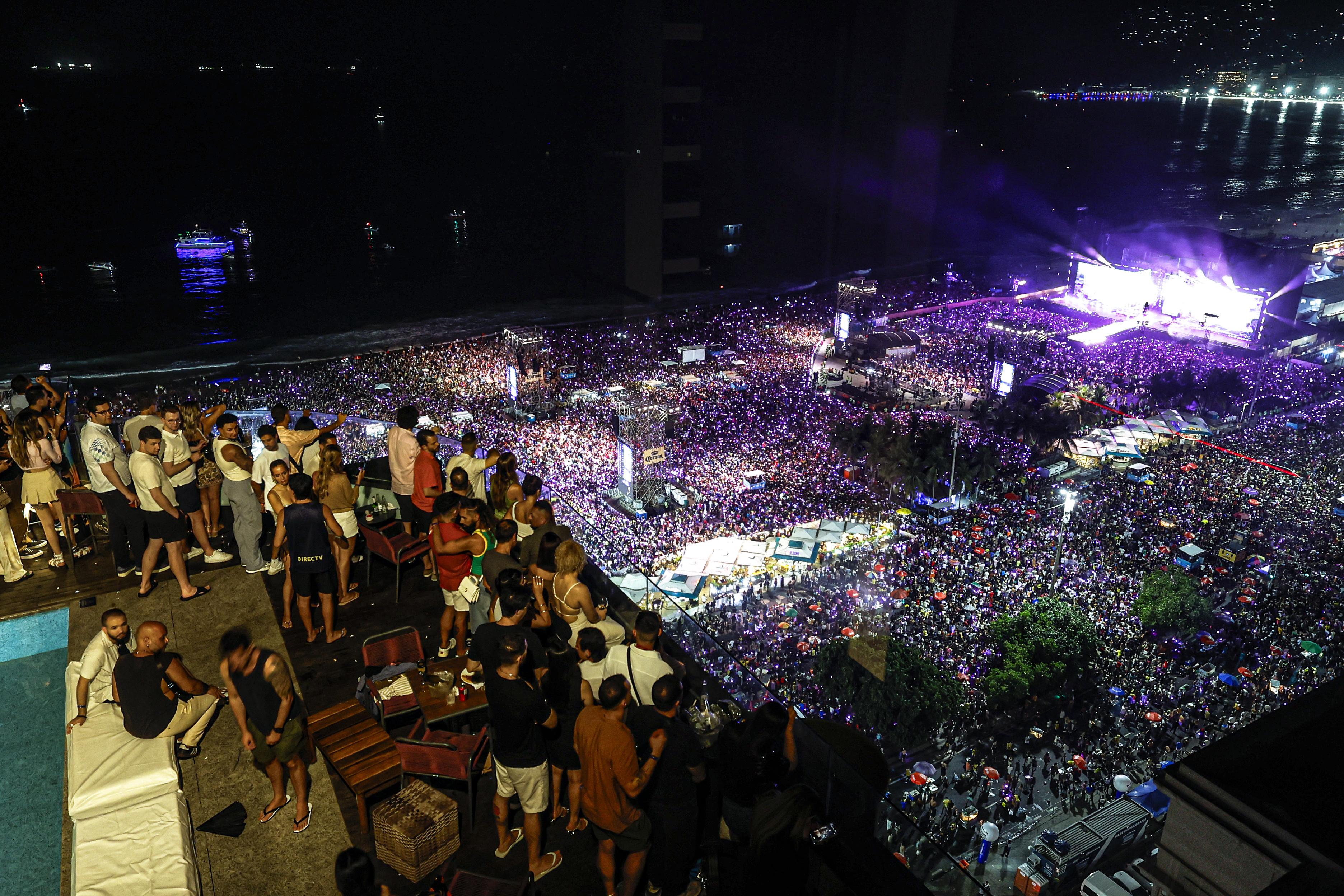 Veja como foi o concerto de Shakira em Copacabana (com fotos e vídeos)