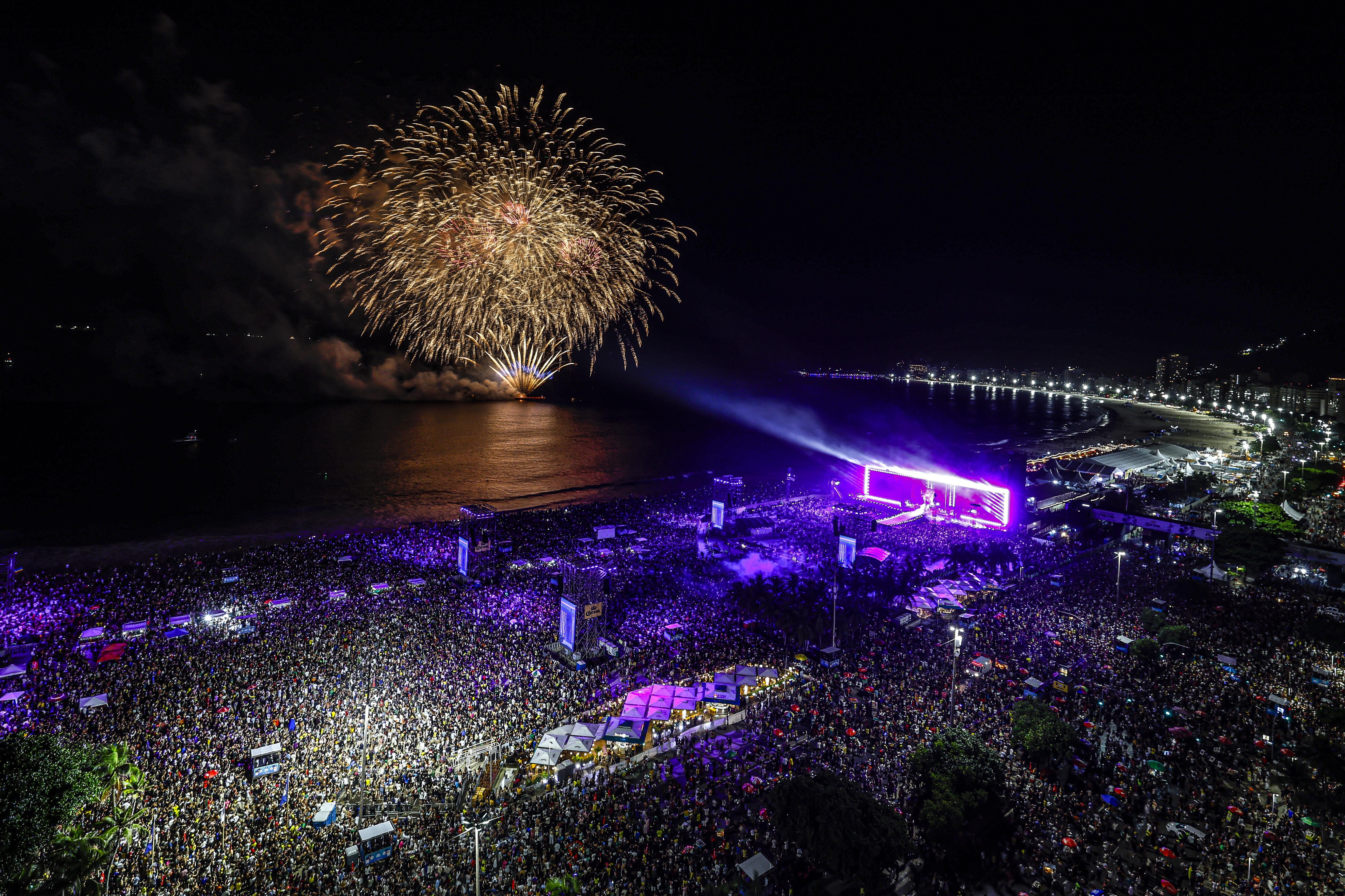 Veja como foi o concerto de Shakira em Copacabana (com fotos e vídeos)