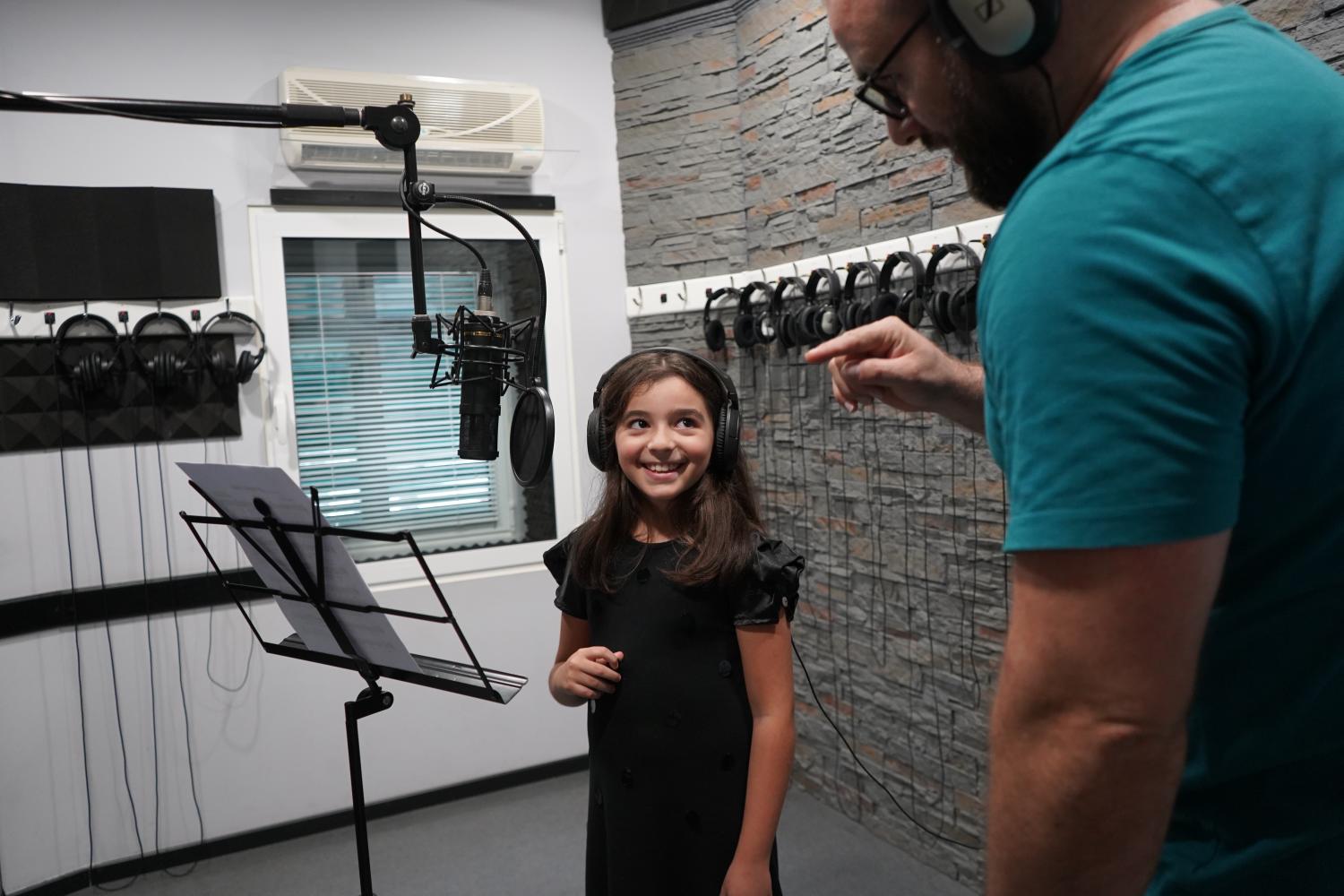 Conservatório lança videoclipe de Natal com solistas do Festival da Canção Infantil. Veja aqui