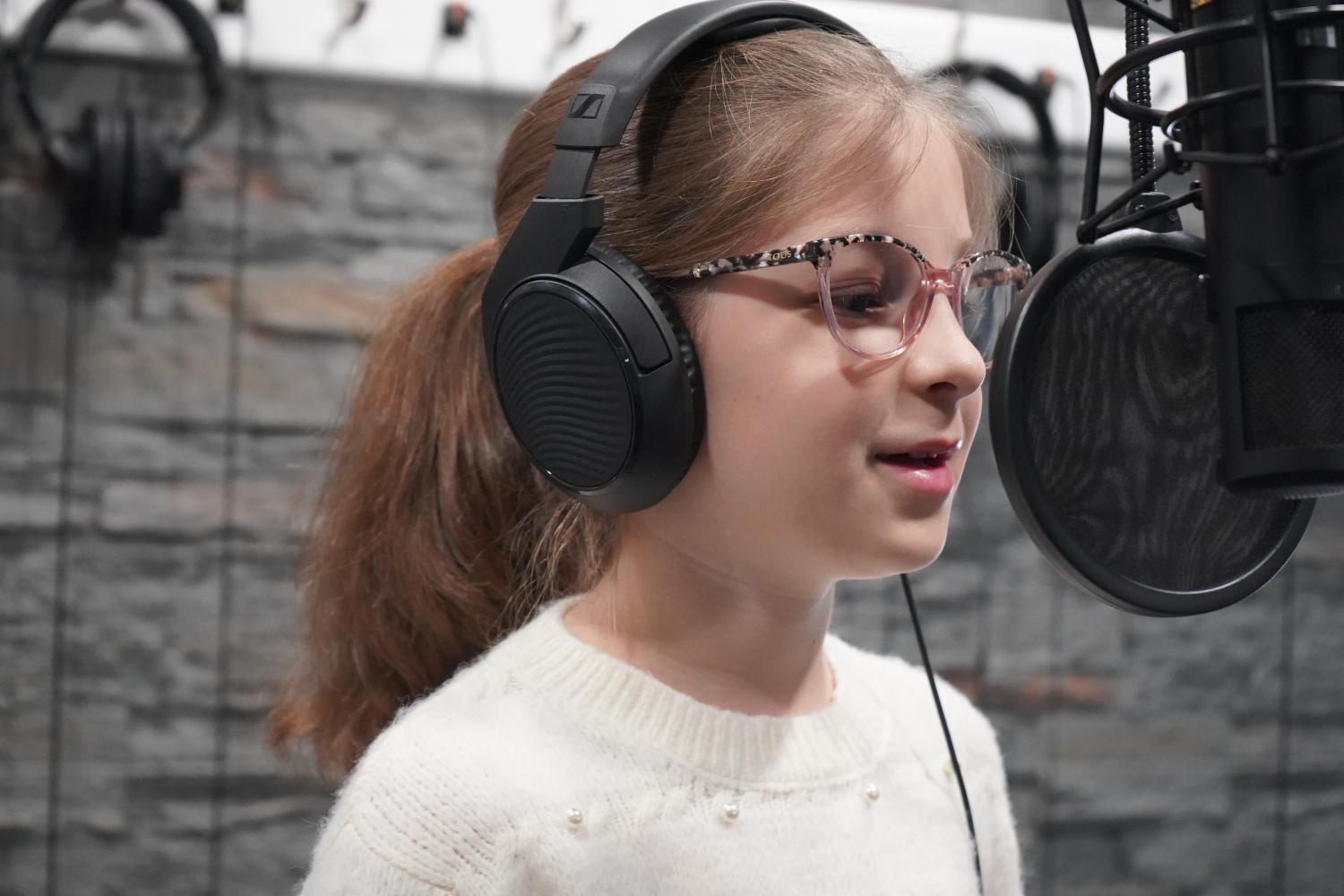 Conservatório lança videoclipe de Natal com solistas do Festival da Canção Infantil. Veja aqui