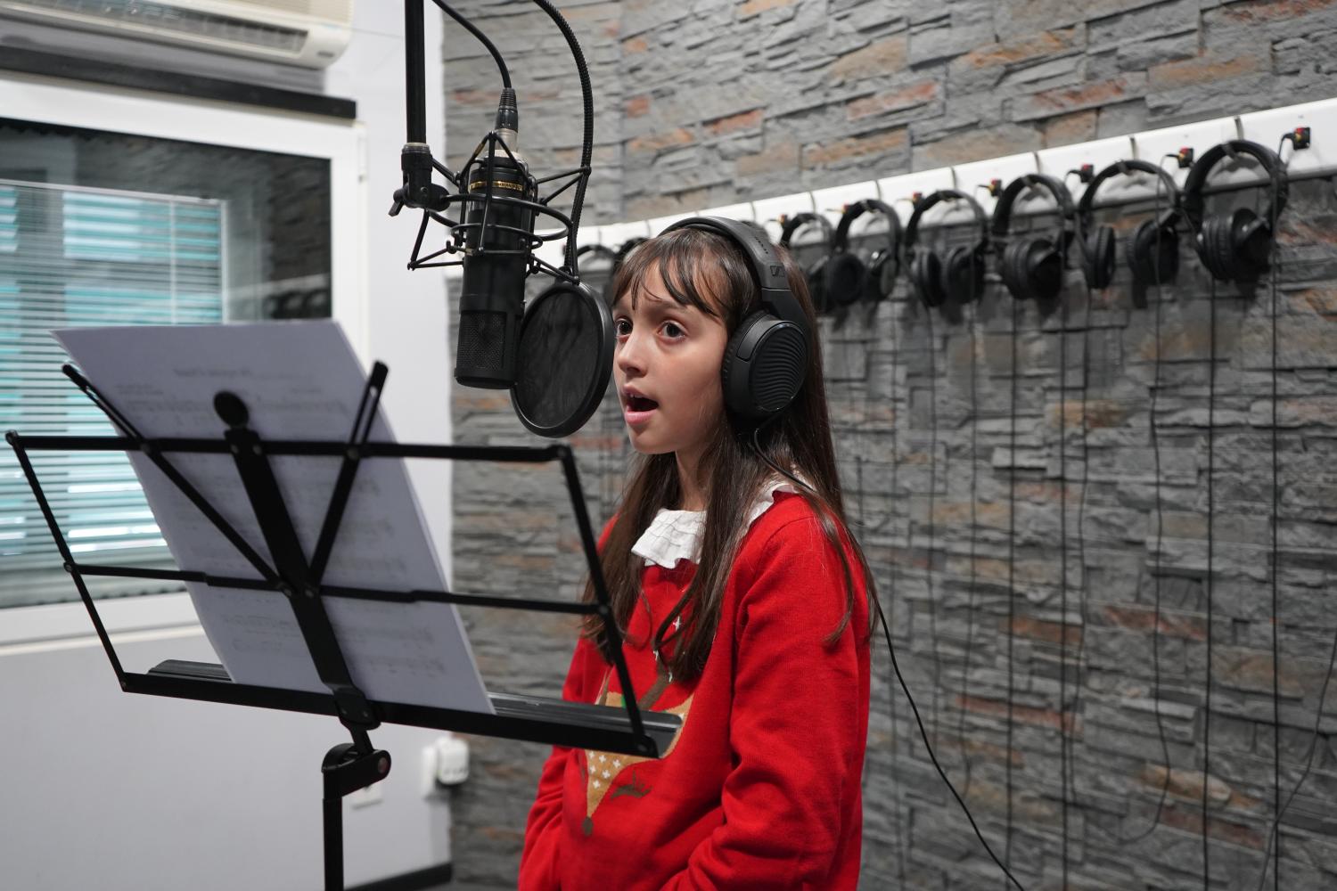 Conservatório lança videoclipe de Natal com solistas do Festival da Canção Infantil. Veja aqui