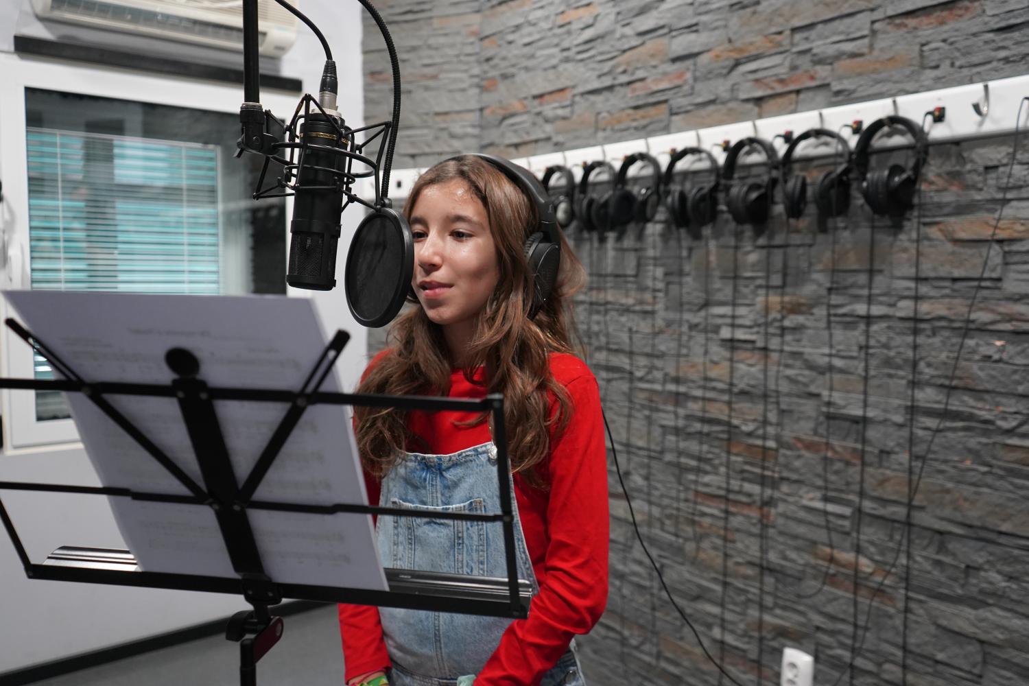 Conservatório lança videoclipe de Natal com solistas do Festival da Canção Infantil. Veja aqui