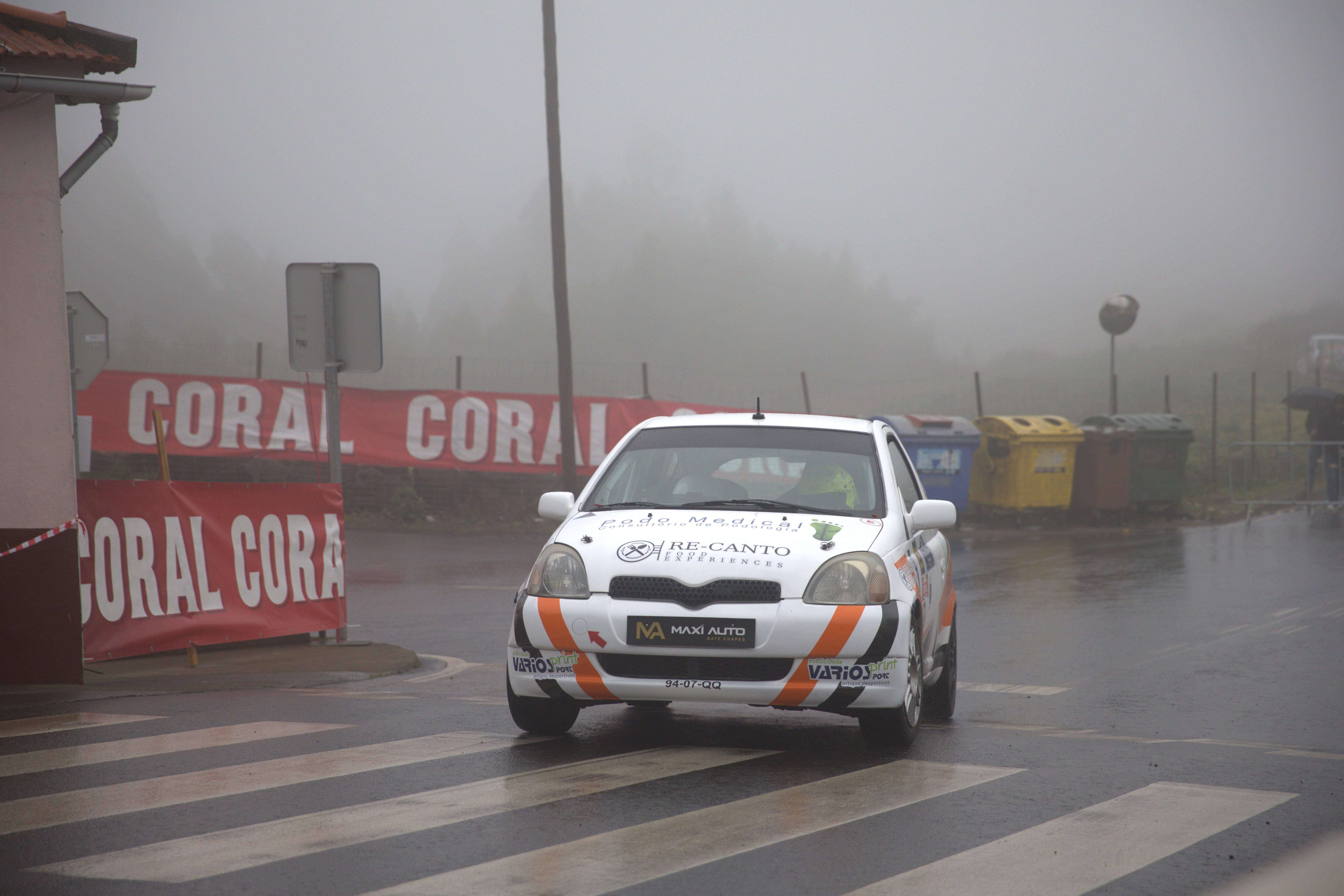 A dupla feminina Alina Freitas/Barbara Ferreira em ação na rampa da Camacha