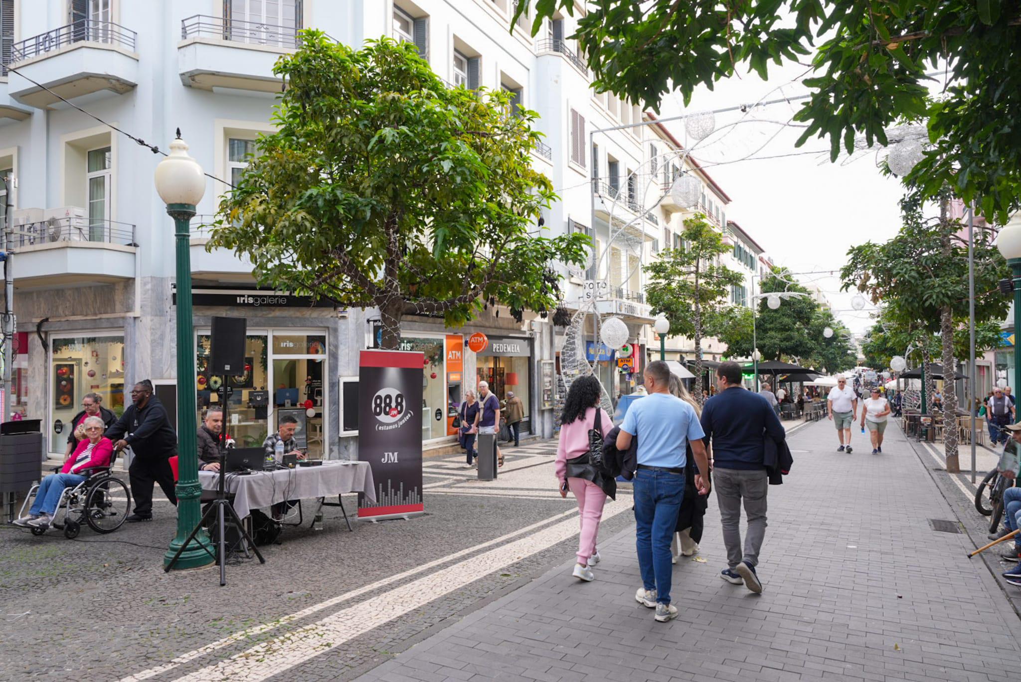 Comércio Tradicional de Natal está hoje na Rua Dr. fernão de Ornelas.