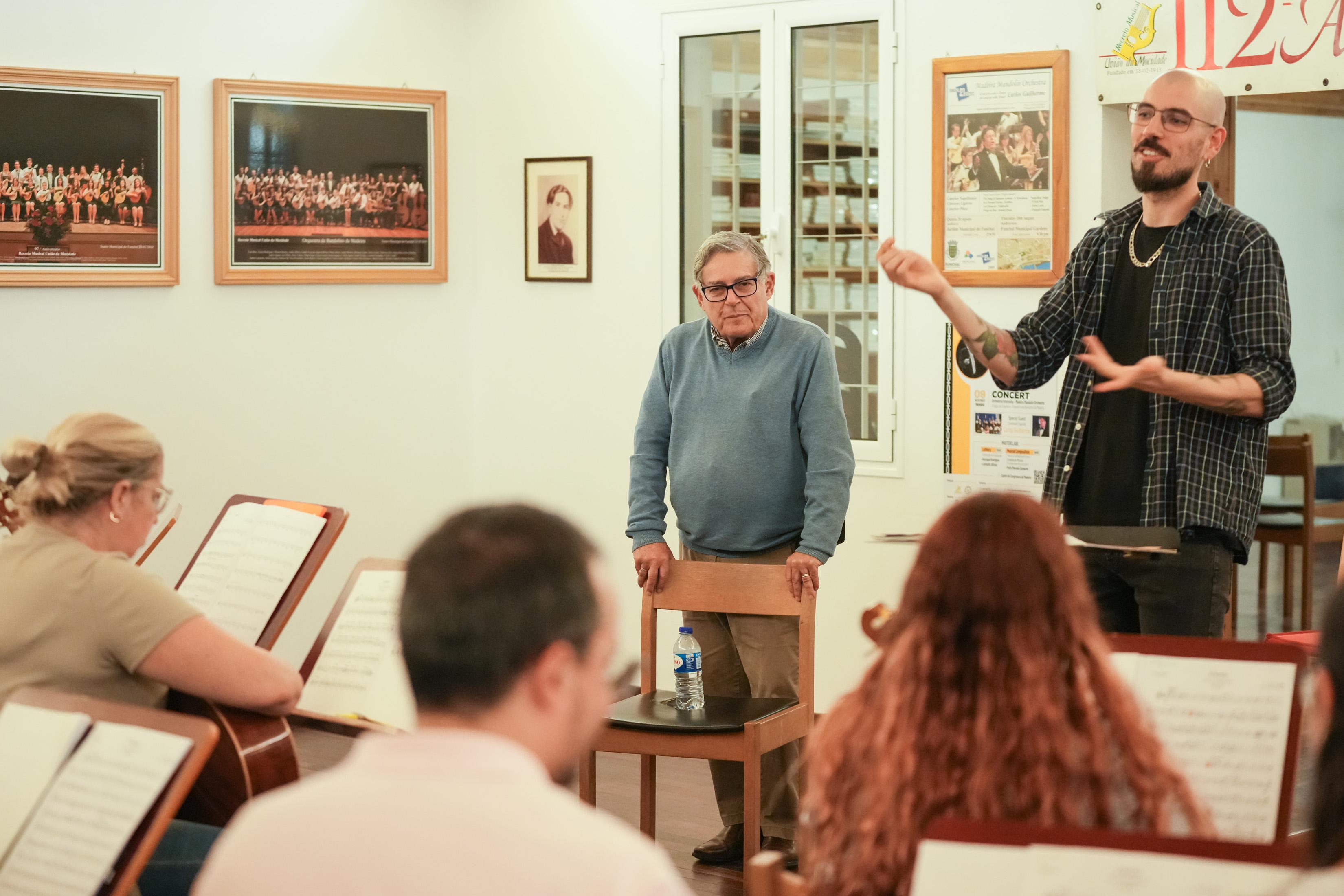 Orquestra de Bandolins prepara concerto inédito. Veja as imagens
