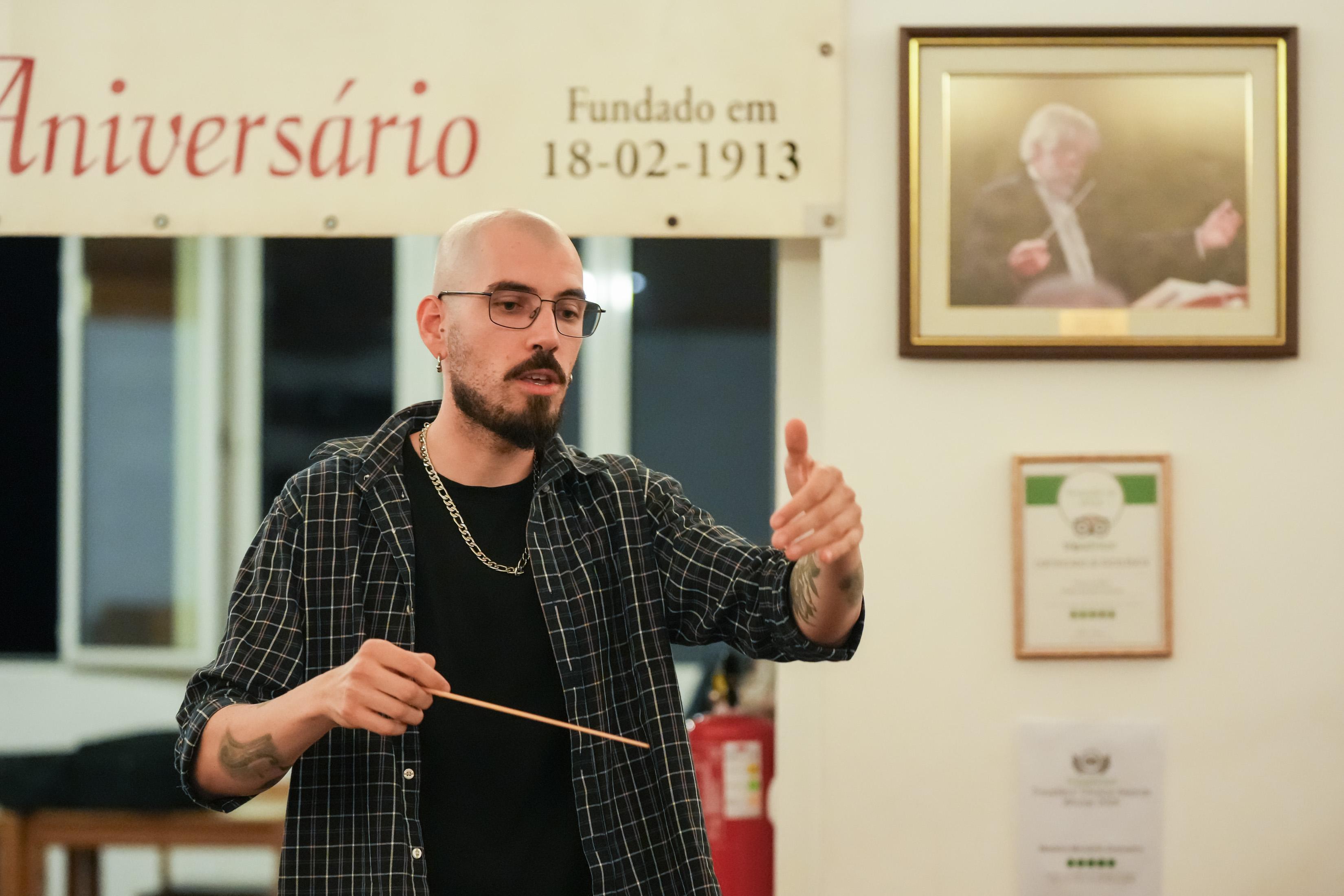 06-11-2025 Ensaio Orquestra de Bandolins da Madeira com o tenor Carlos Guilherme (Foto Joana Sousa)
