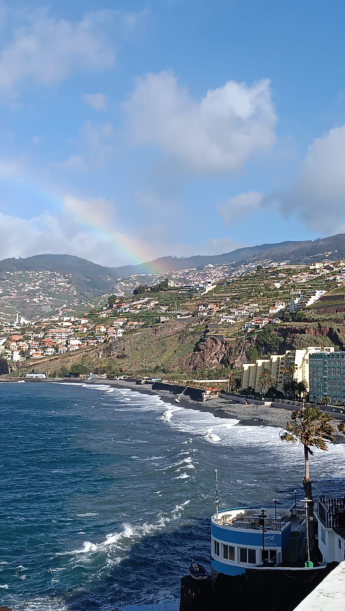 Veleiro encalhou na Praia Formosa