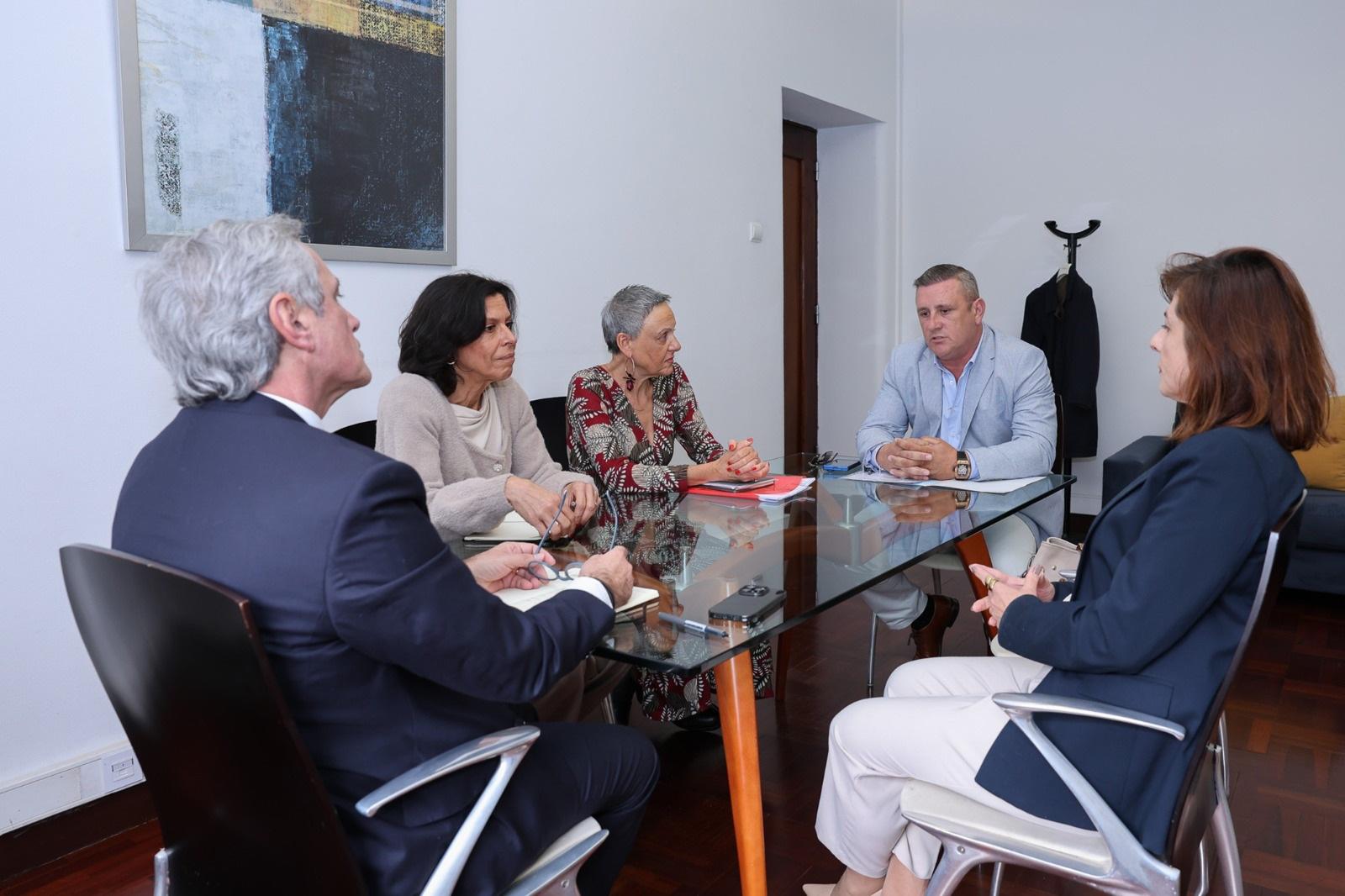 Paulo Pereira reuniu sozinho com Secretario regional da Economia.