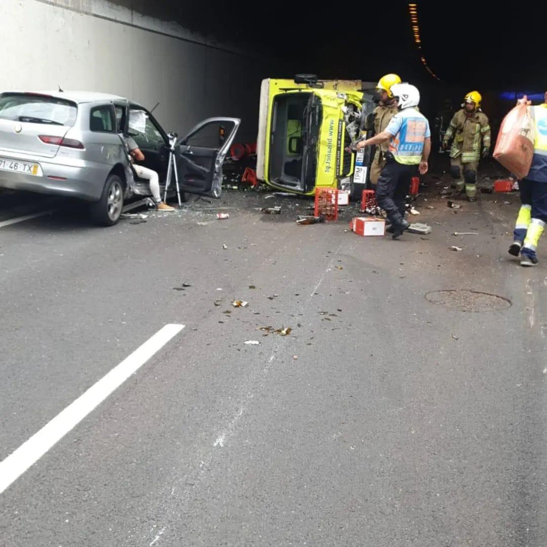 Acidente na via rápida tem feridos graves (com vídeo)
