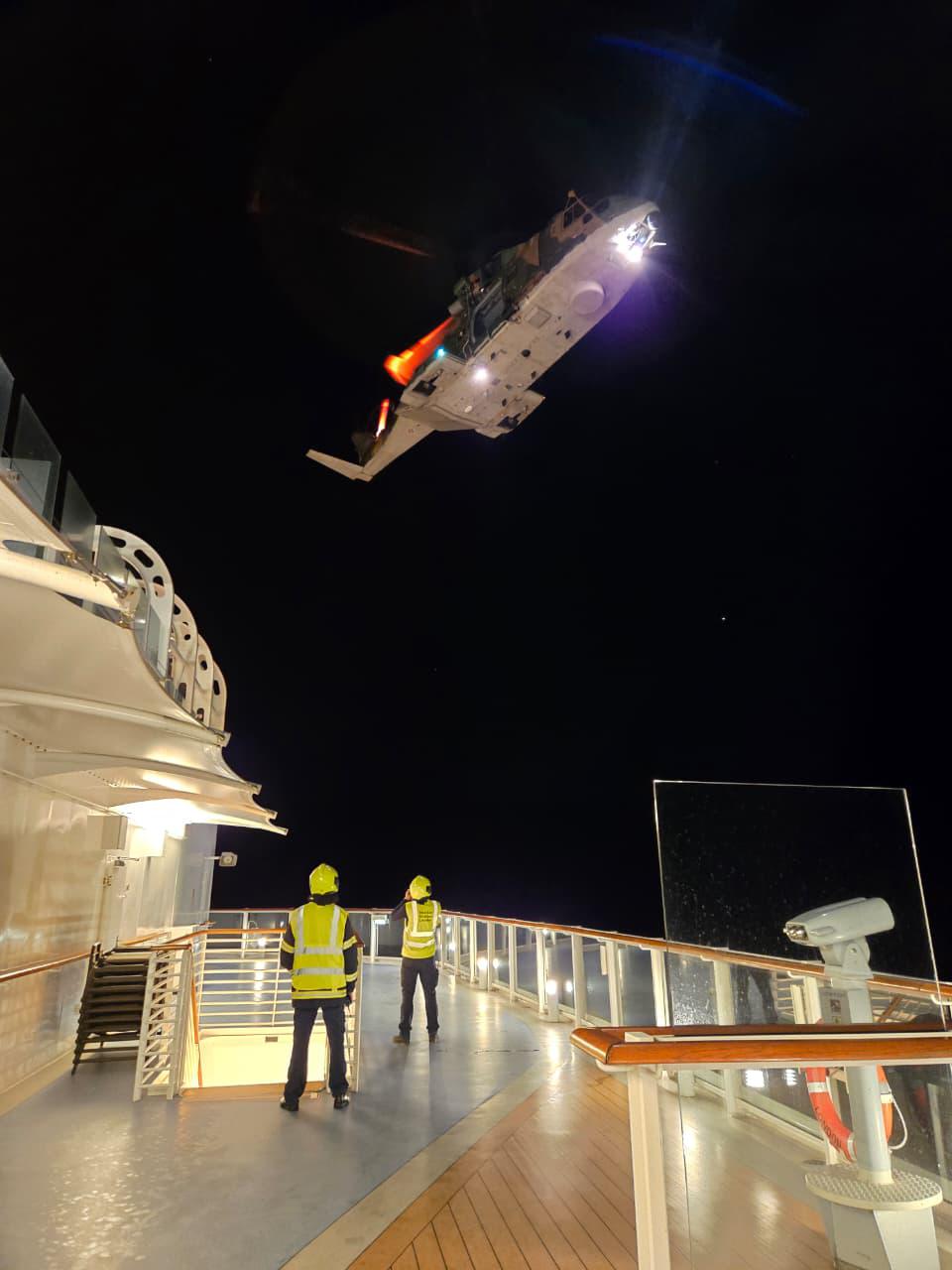 Marinha coordena resgate de passageiro de navio cruzeiro na Madeira