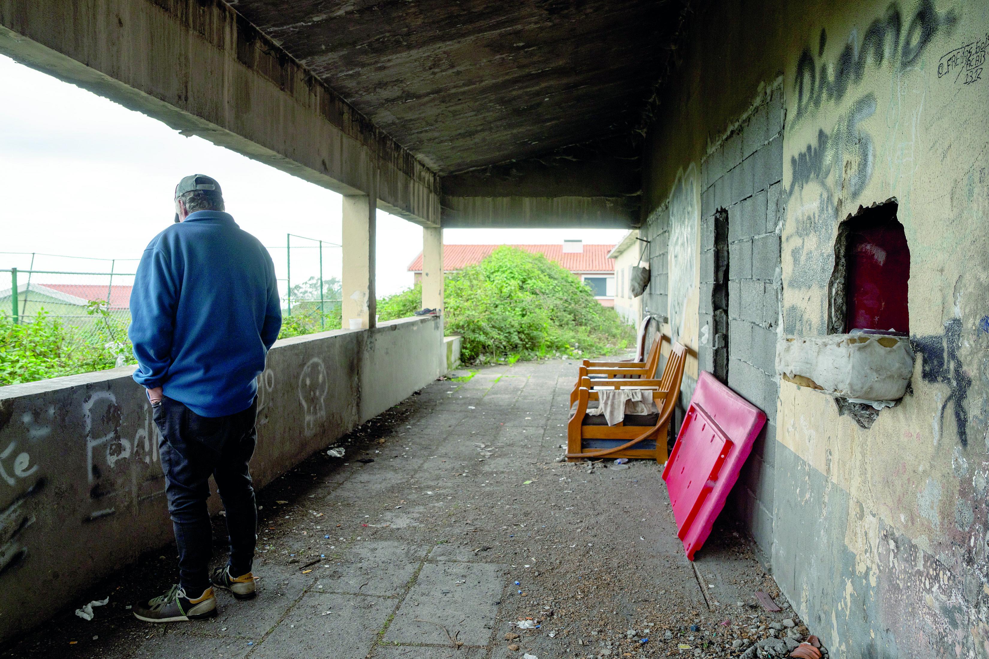 Bairro da Nogueira continua perdido entre droga, medo e promessas