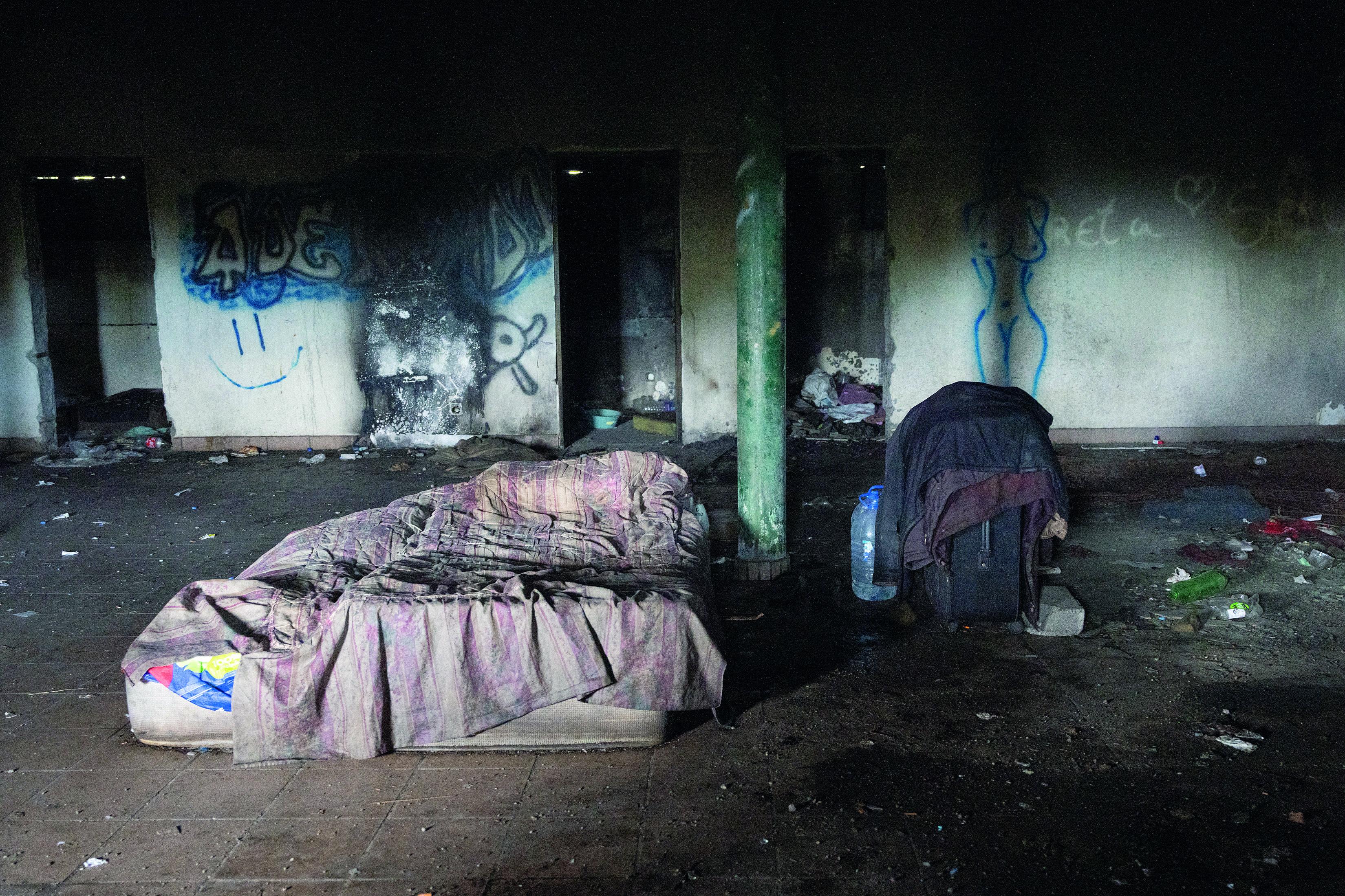 Bairro da Nogueira continua perdido entre droga, medo e promessas