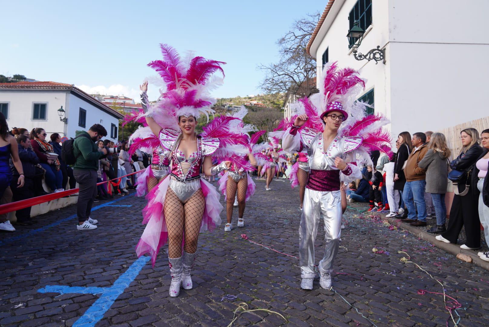 Muito furor, fitness e enigma no Carnaval de Santa Cruz com extraterrestres à ‘espreita’