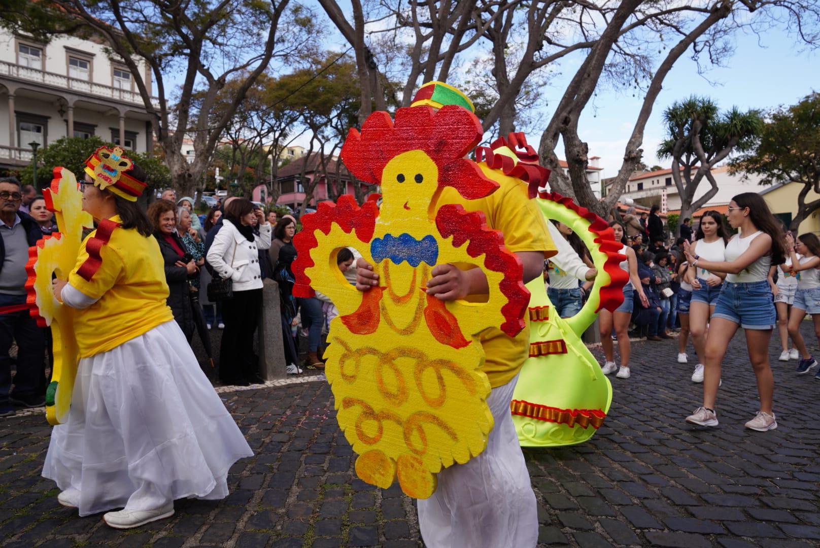 Muito furor, fitness e enigma no Carnaval de Santa Cruz com extraterrestres à ‘espreita’