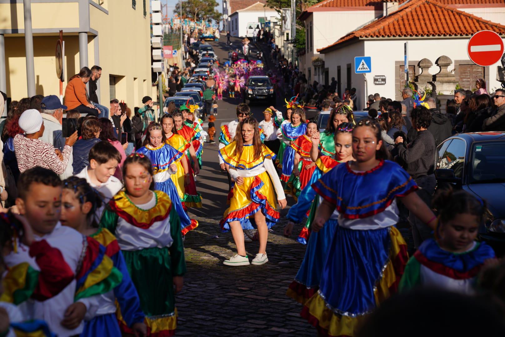 Muito furor, fitness e enigma no Carnaval de Santa Cruz com extraterrestres à ‘espreita’