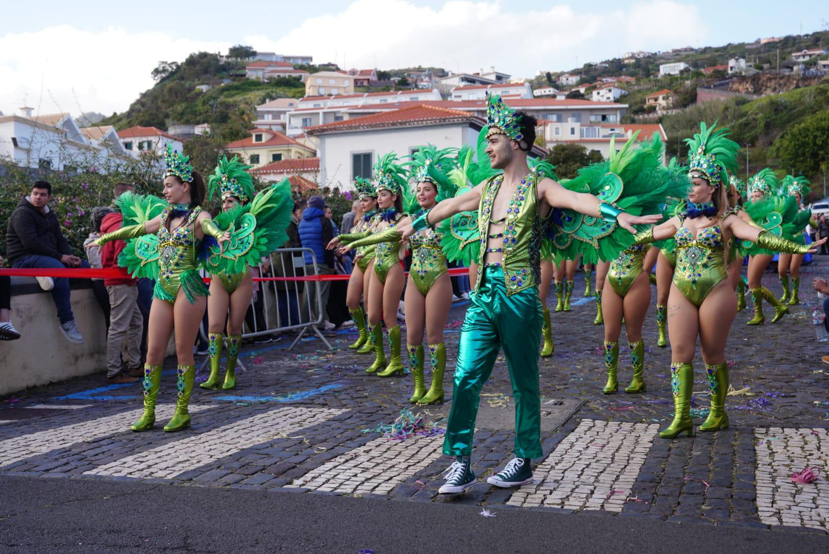 Muito furor, fitness e enigma no Carnaval de Santa Cruz com extraterrestres à ‘espreita’