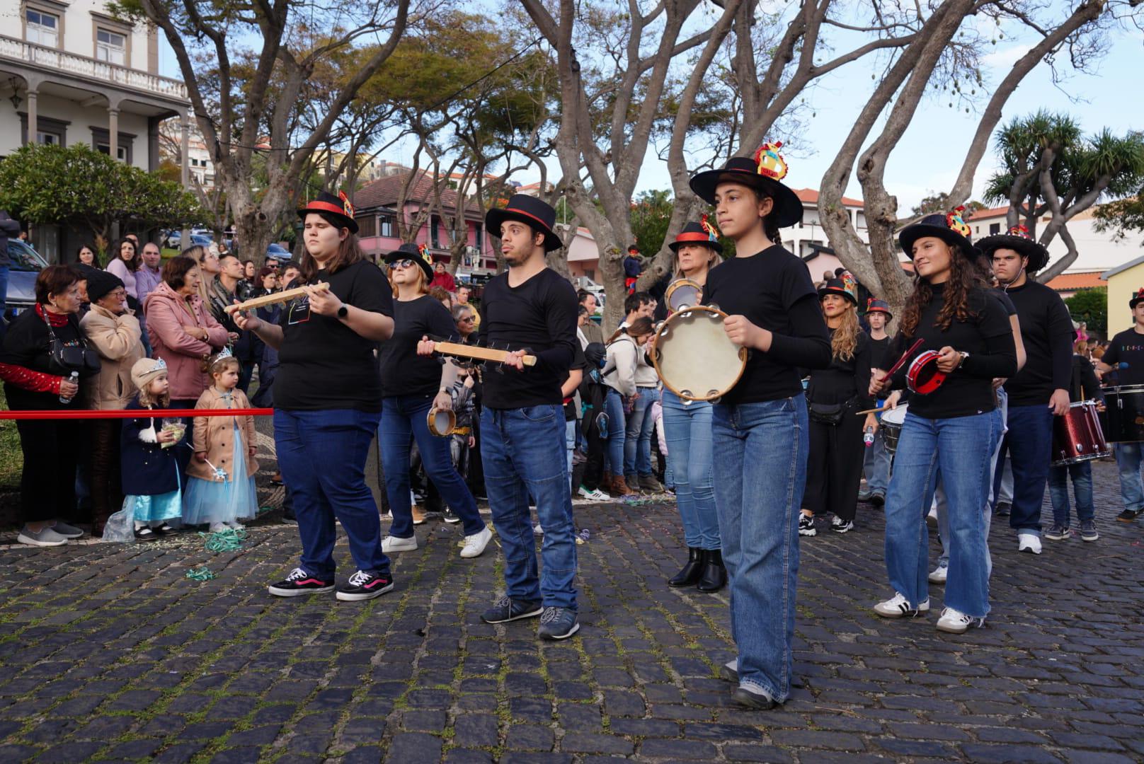 Muito furor, fitness e enigma no Carnaval de Santa Cruz com extraterrestres à ‘espreita’