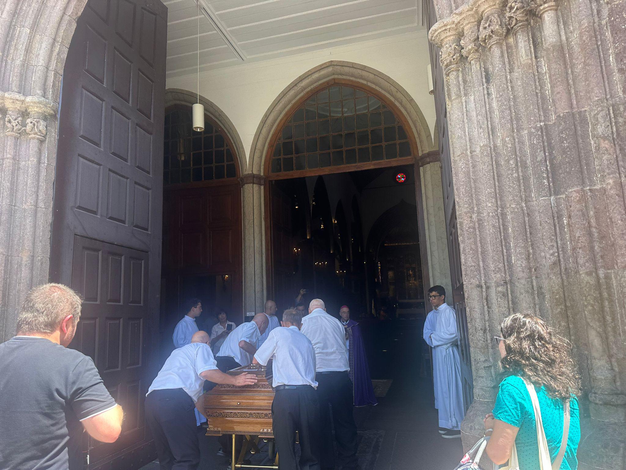 Corpo de D. Teodoro de Faria está em câmara ardente na Sé do Funchal