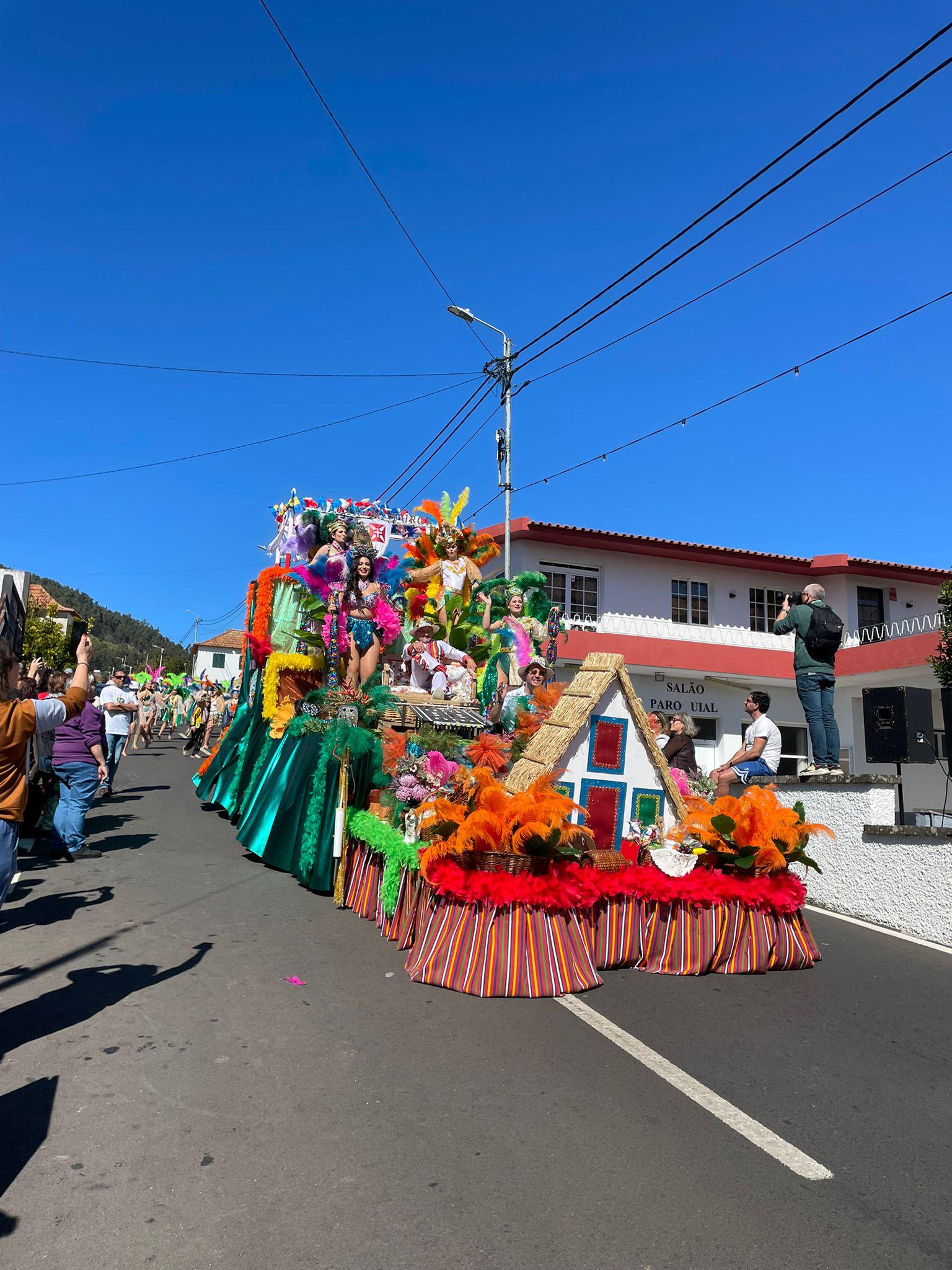 Carnaval de Gaula saiu à rua com muita animação (com fotos)