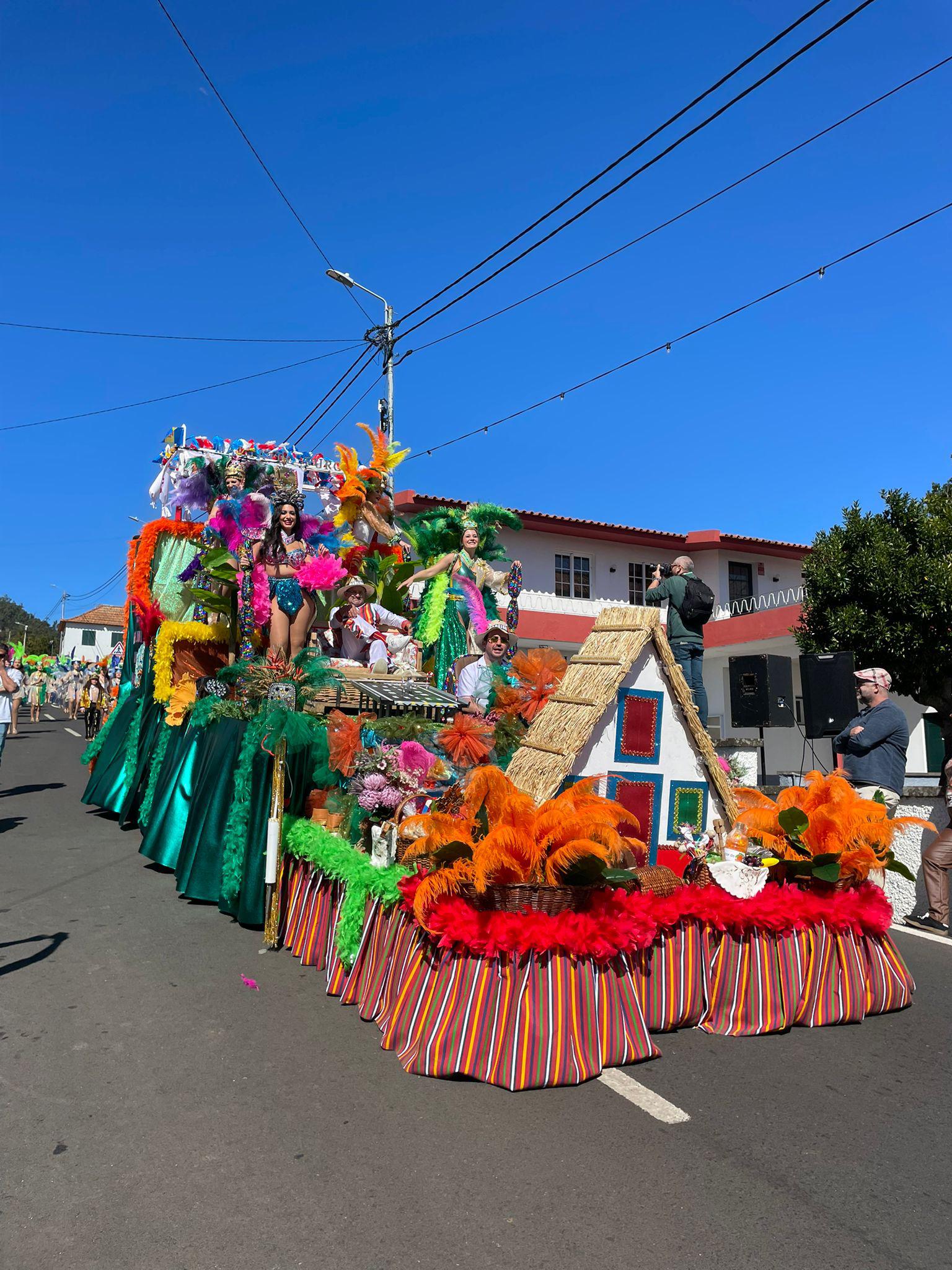 Carnaval de Gaula saiu à rua com muita animação (com fotos)