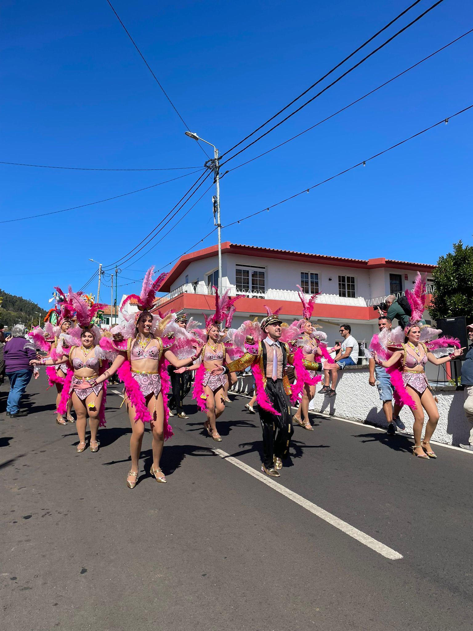 Carnaval de Gaula saiu à rua com muita animação (com fotos)