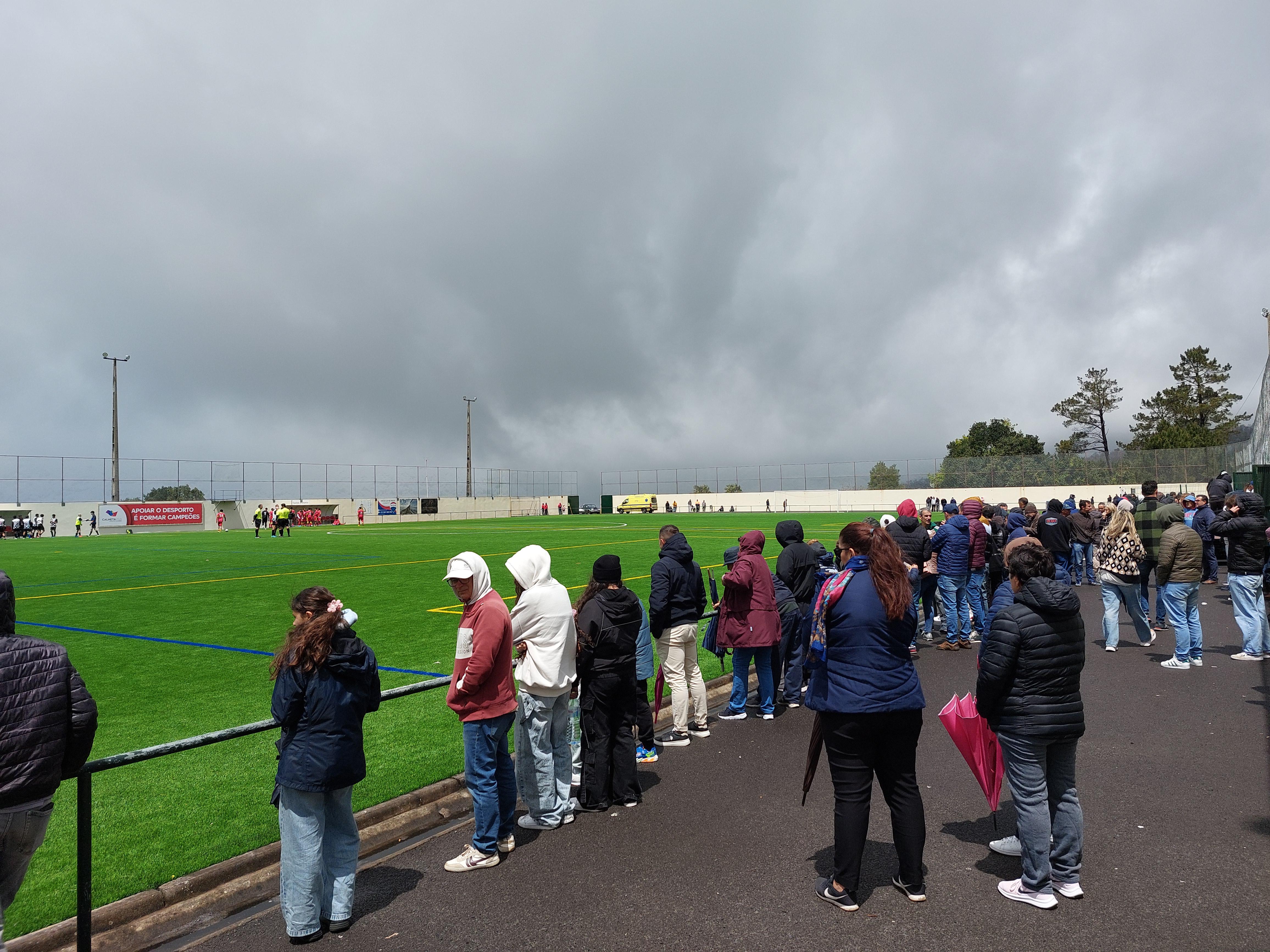 Chuviscos não afastam público do Torneio do 1.º de Maio na Calheta