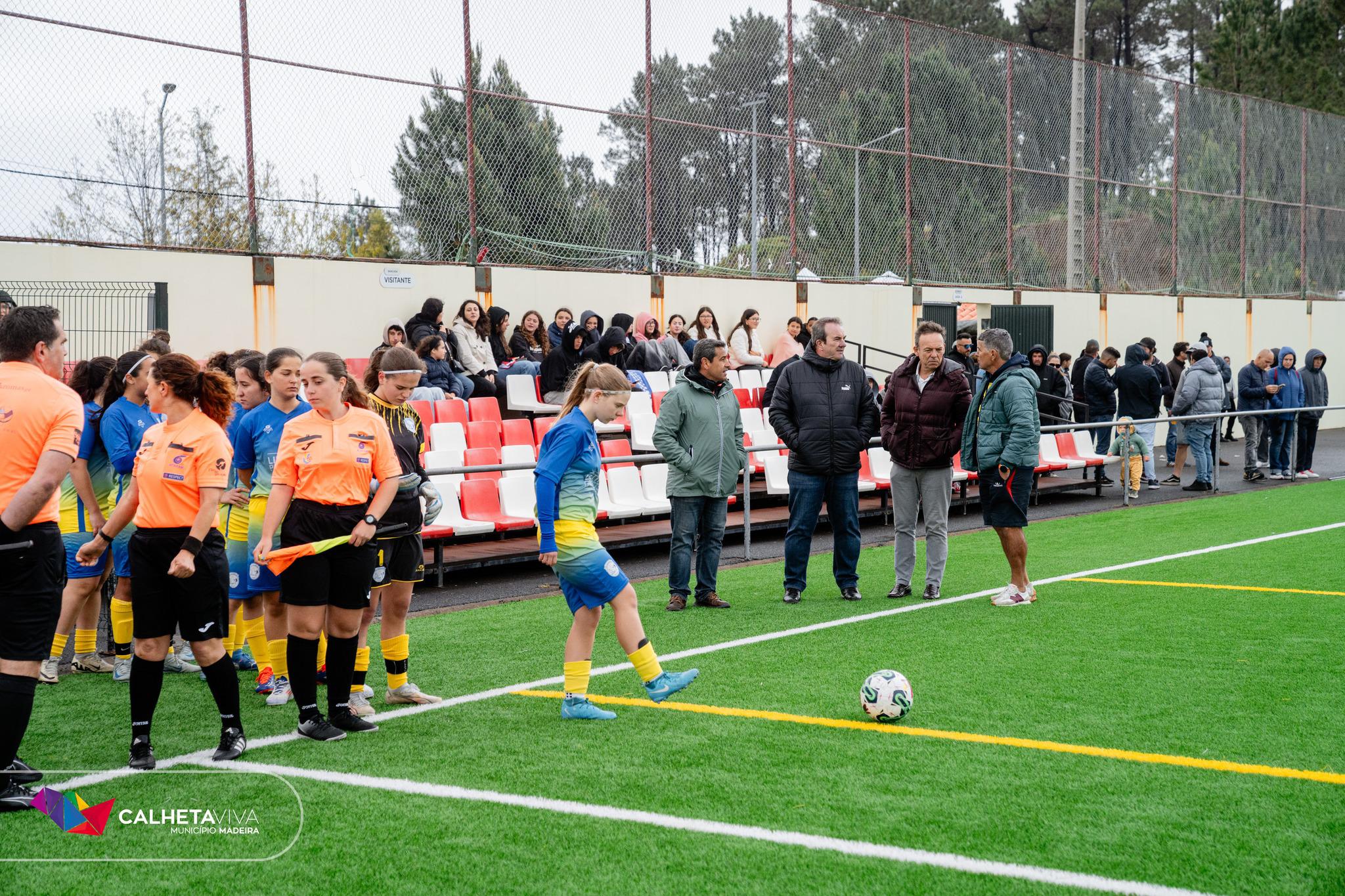Chuviscos não afastam público do Torneio do 1.º de Maio na Calheta