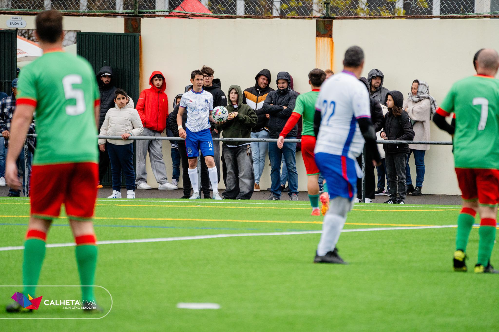 Chuviscos não afastam público do Torneio do 1.º de Maio na Calheta
