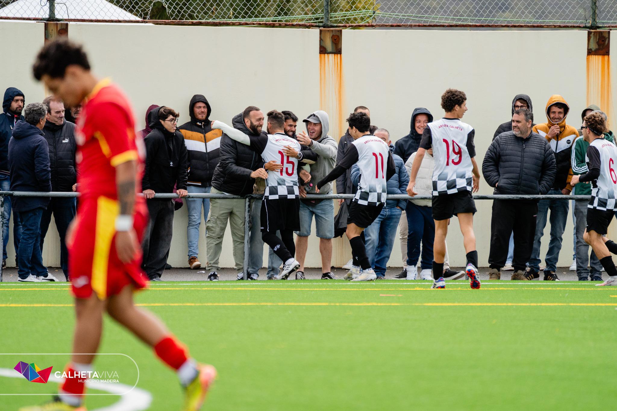 Chuviscos não afastam público do Torneio do 1.º de Maio na Calheta