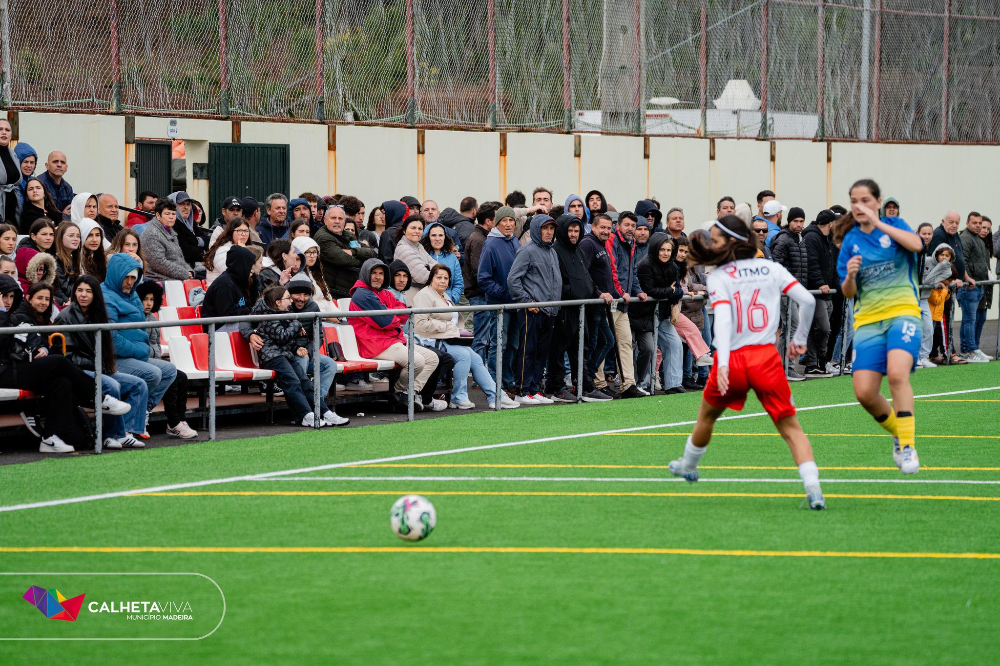 Chuviscos não afastam público do Torneio do 1.º de Maio na Calheta