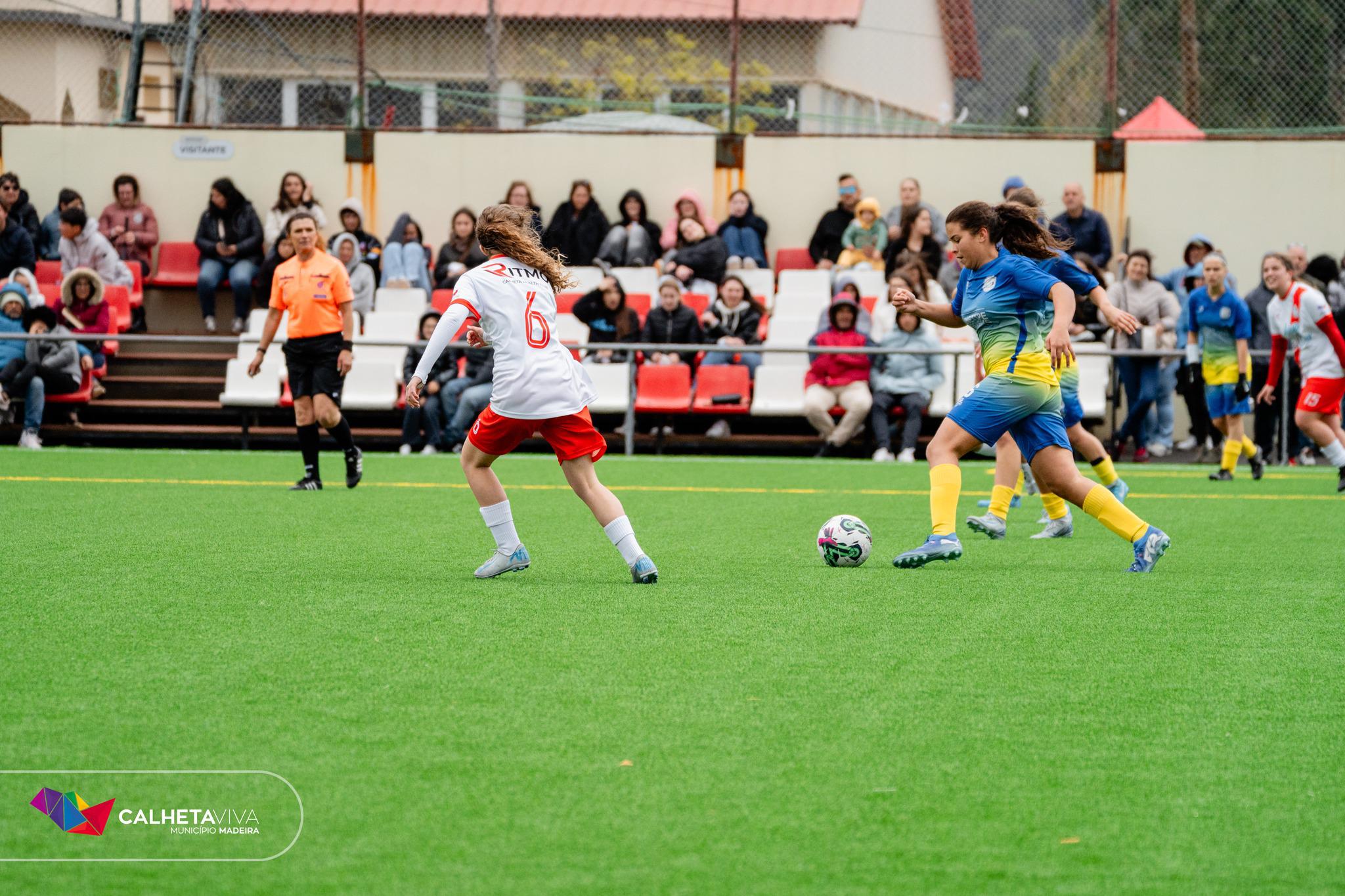 Chuviscos não afastam público do Torneio do 1.º de Maio na Calheta