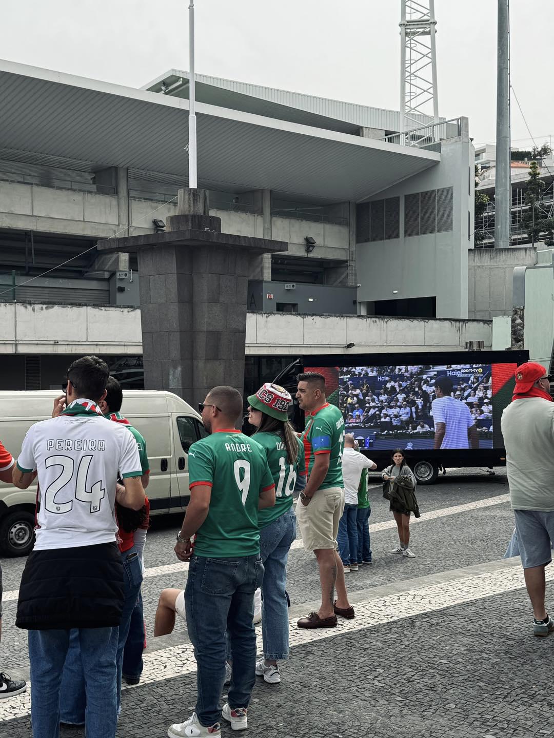’Fan Zone’ no Estádio do Marítimo já começa a ficar composta
