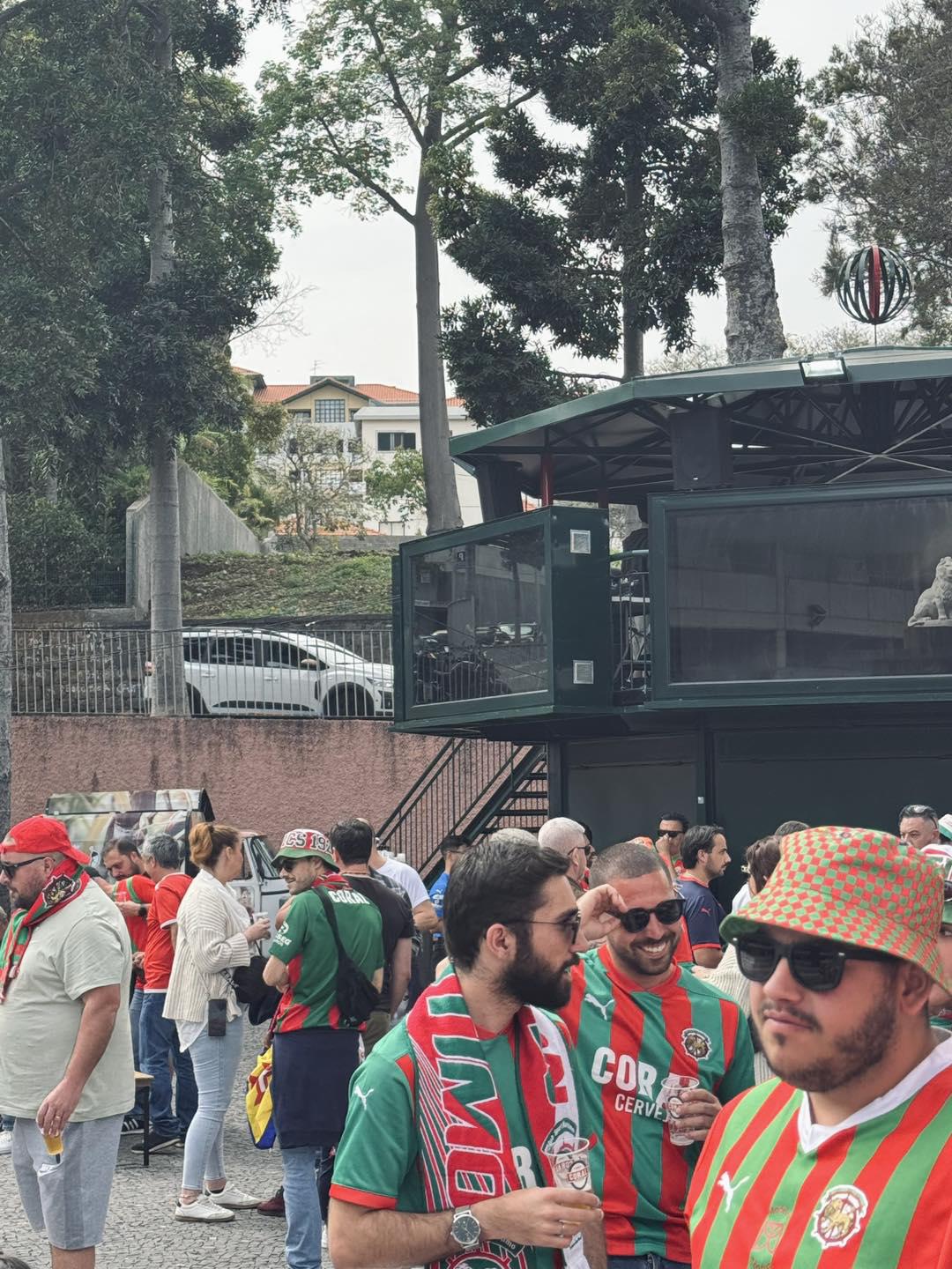 ’Fan Zone’ no Estádio do Marítimo já começa a ficar composta
