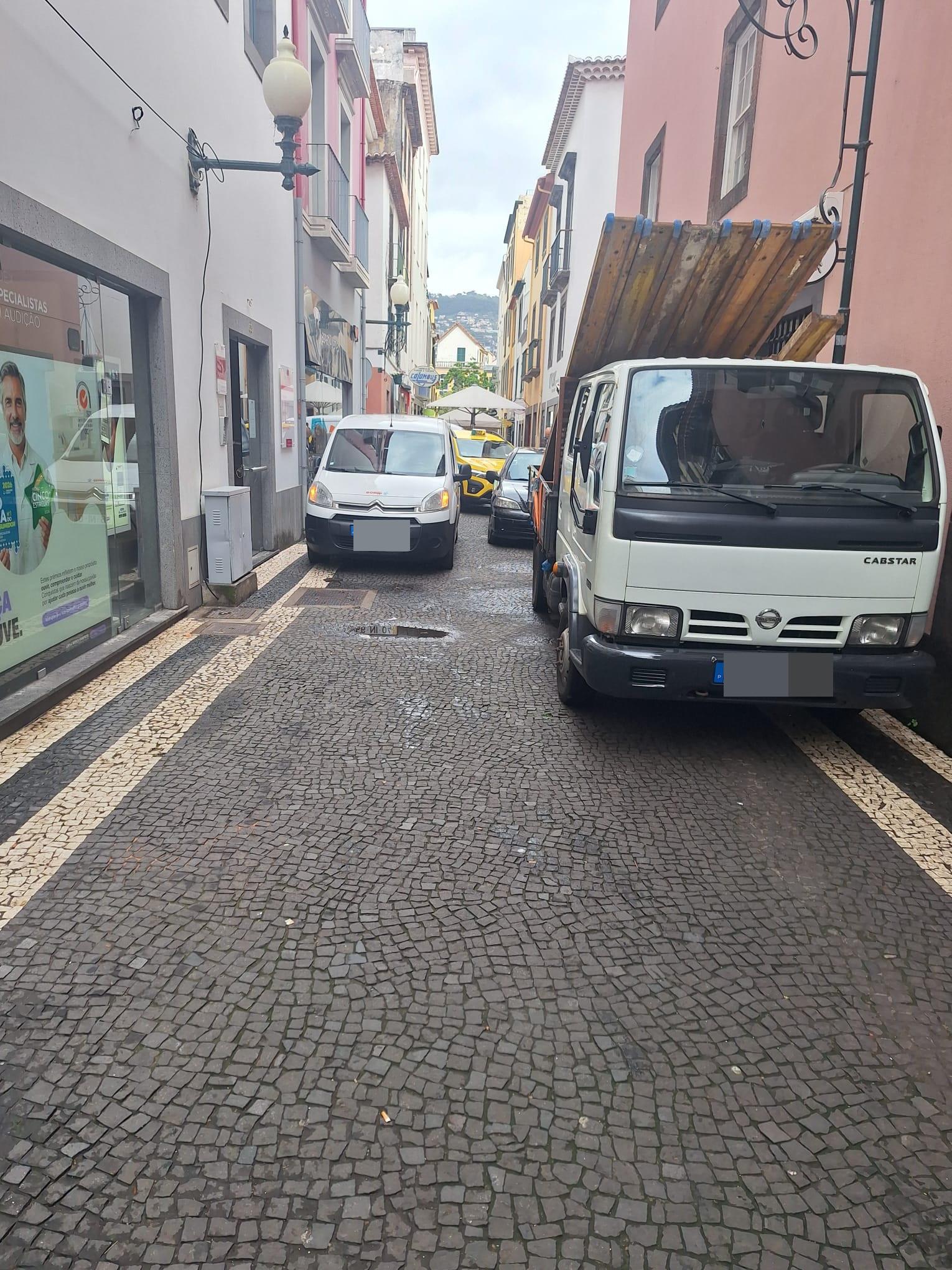 Espaço para circular a pé era muito reduzido