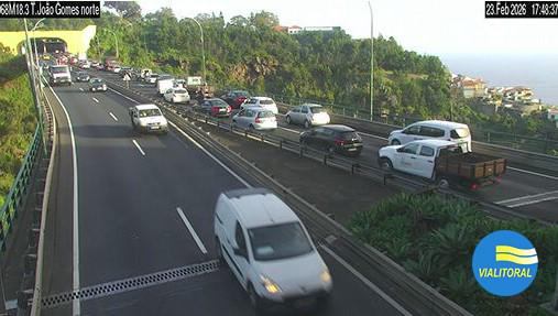 Circulação na entrada do nó da Boa Nova está praticamente parado.