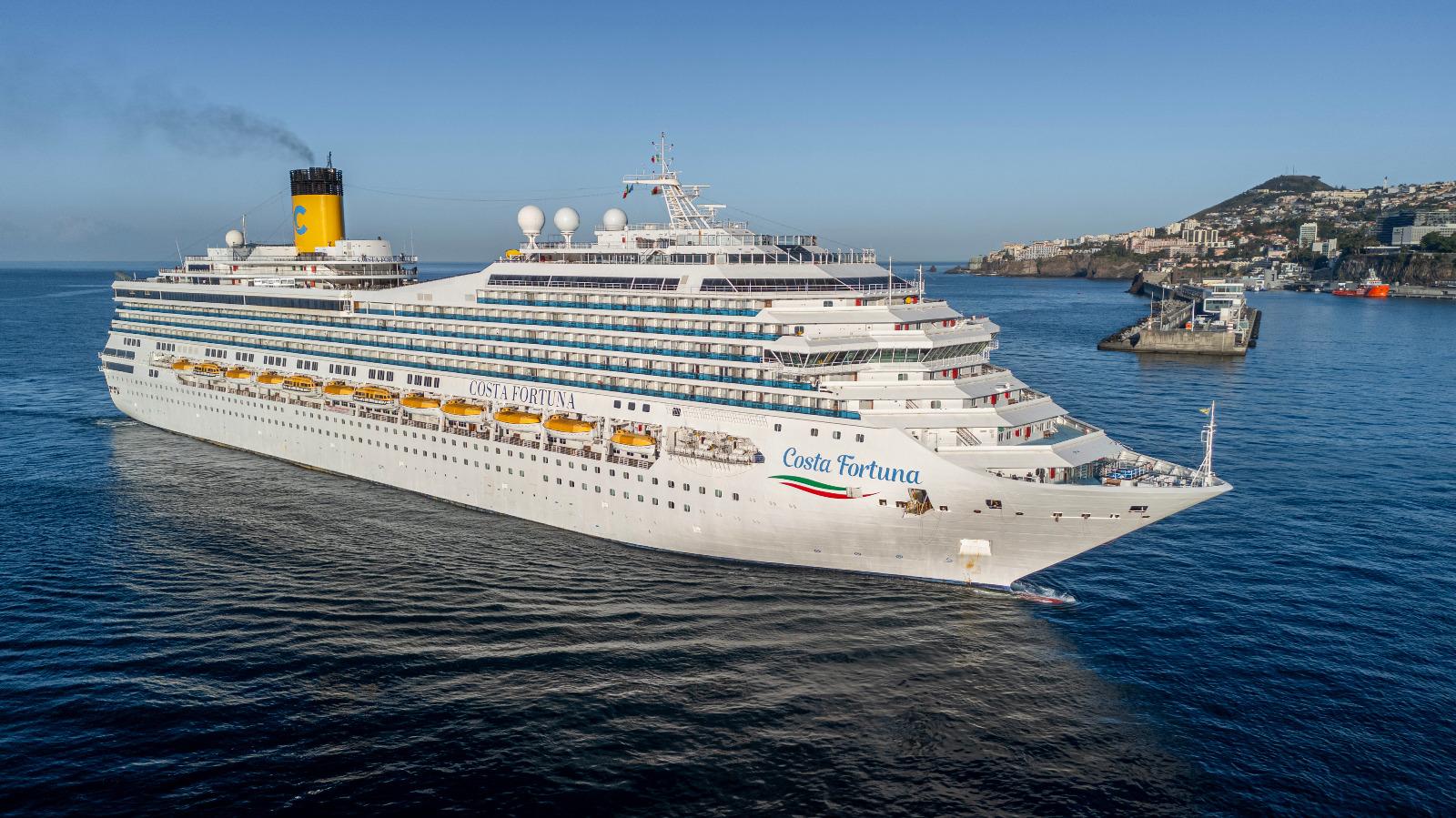 ‘Costa Fortuna’ enriquece Porto do Funchal (com fotos)