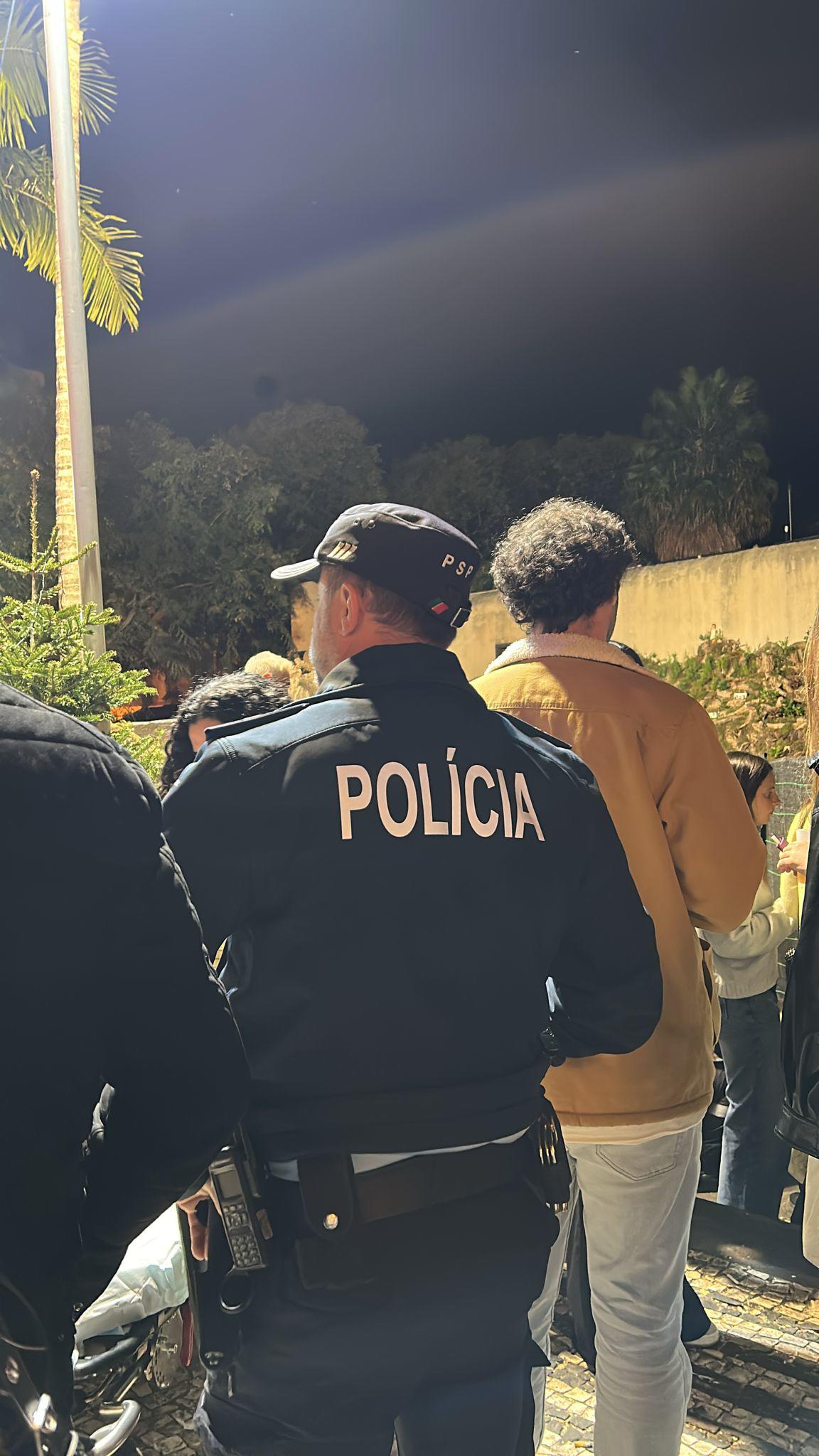 Queda na Placa Central deixa jovem ferida na coluna