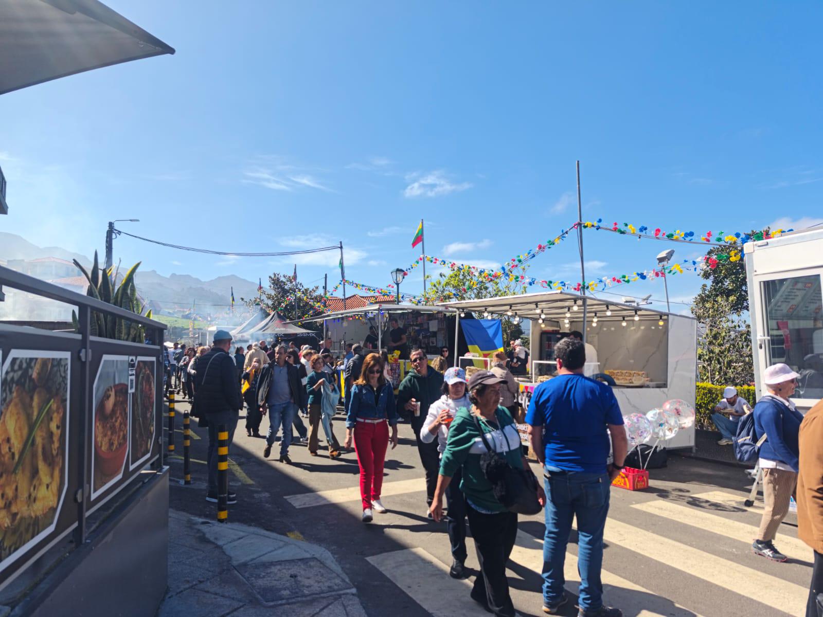 Santana a “abarrotar’ para a despedida do Carnaval com os Compadres (com fotos)