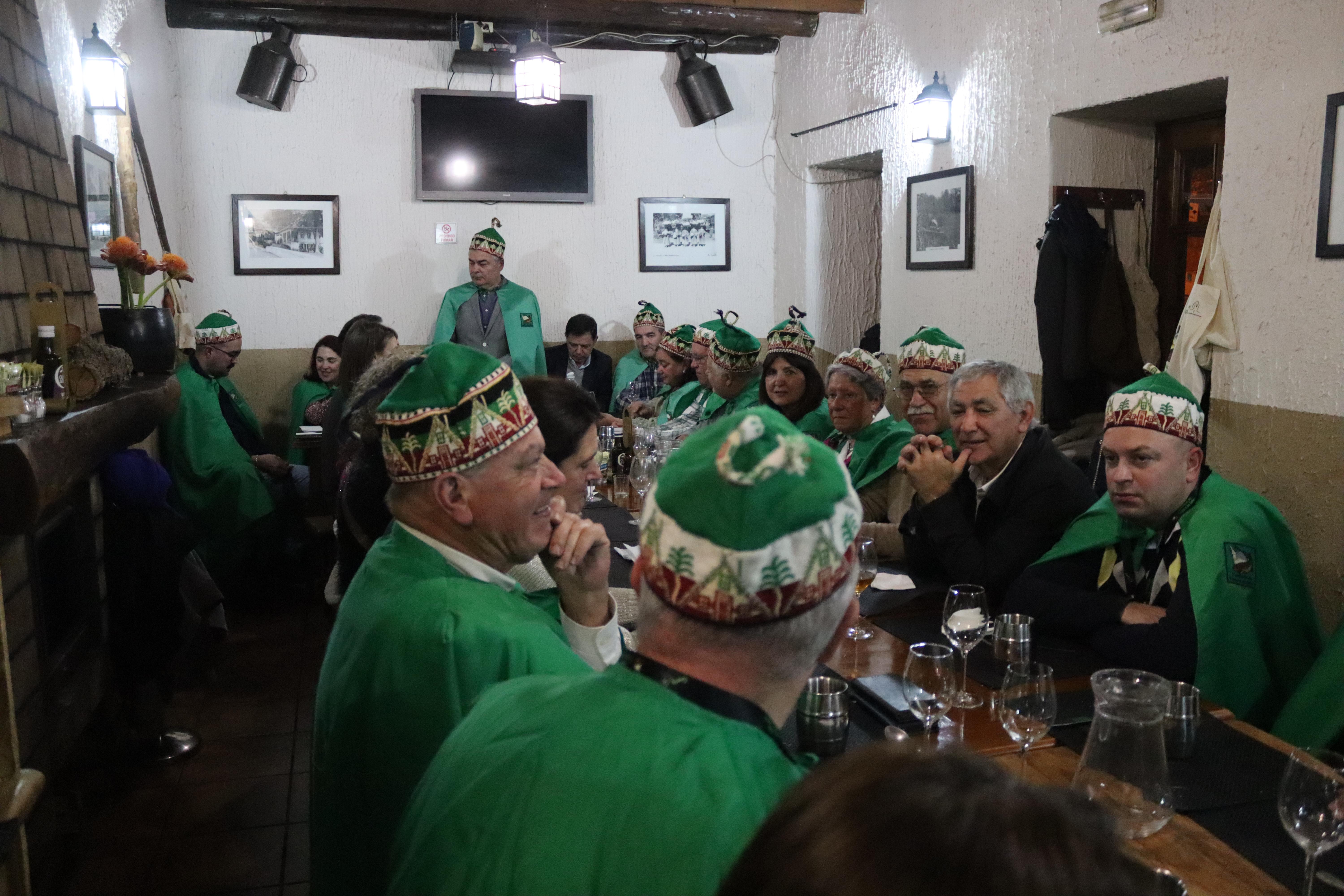 Confraria da Truta e da Sidra celebra encontro mensal e integra novos confrades