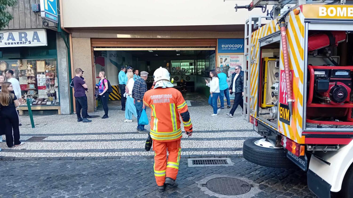 Paulo Nóbrega, adjunto do Comando dos Bombeiros Voluntários Madeirenses, foi comandante de operações no local.