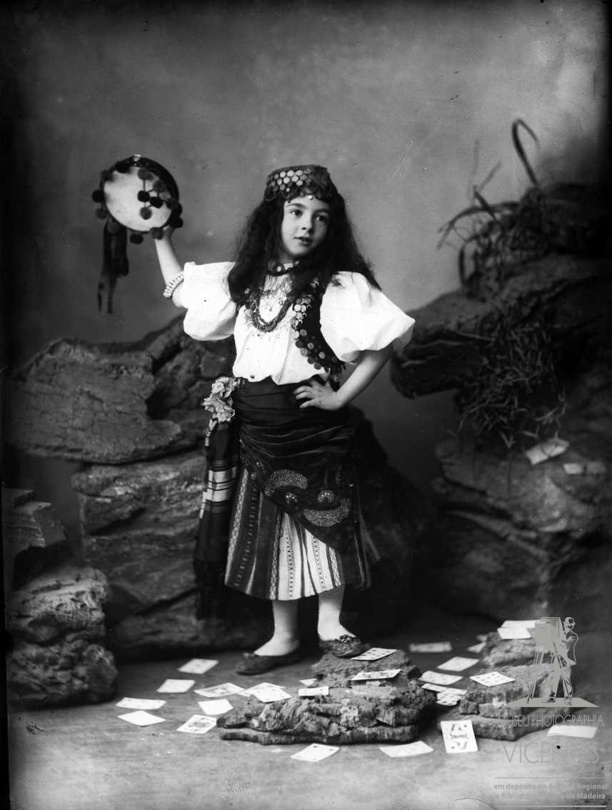 Antes e Depois: Foliões ousados despiram o conservadorismo (com fotos)