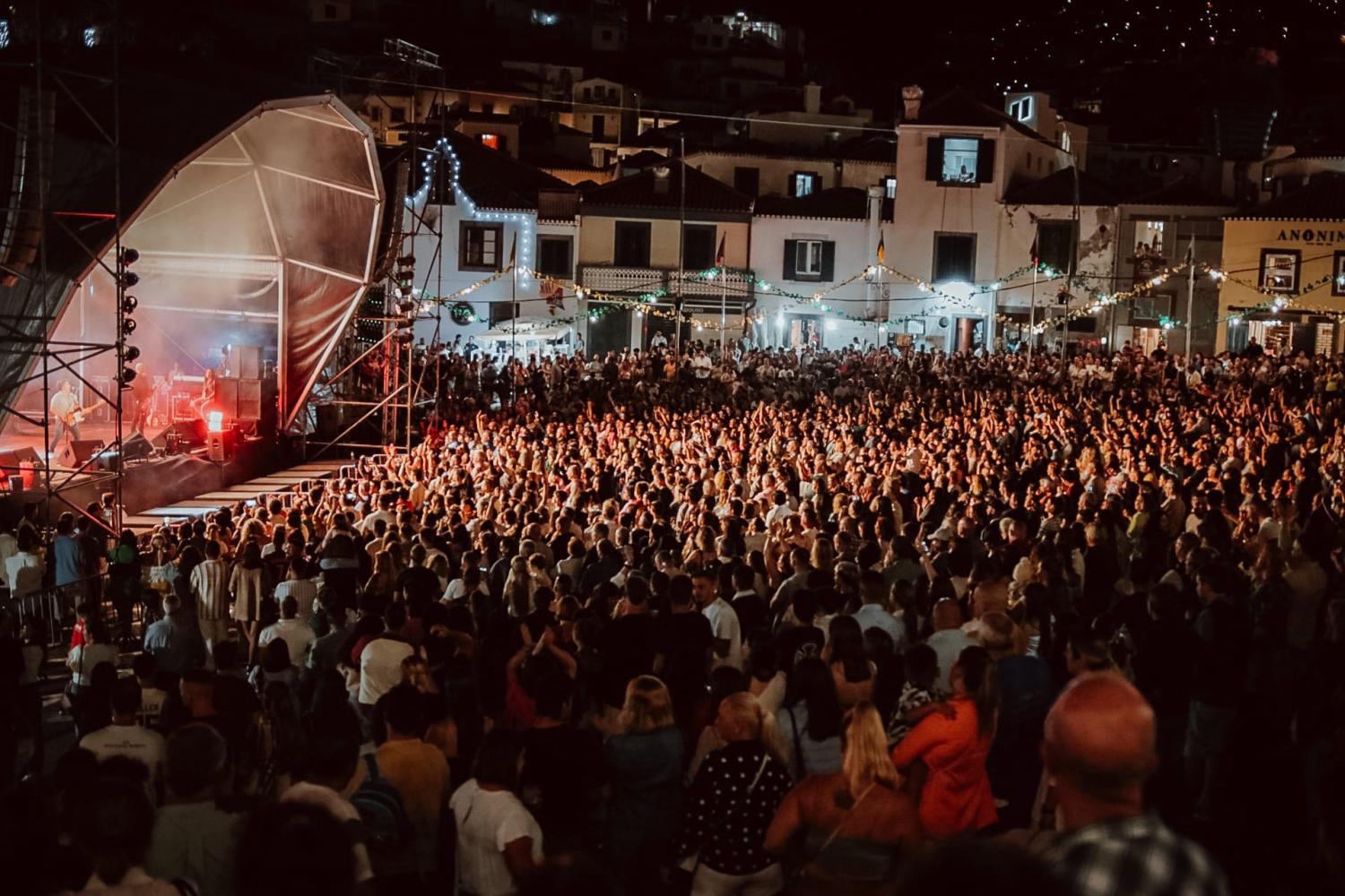 João Pedro Pais espalha ‘Amor urbano’ por Câmara de Lobos