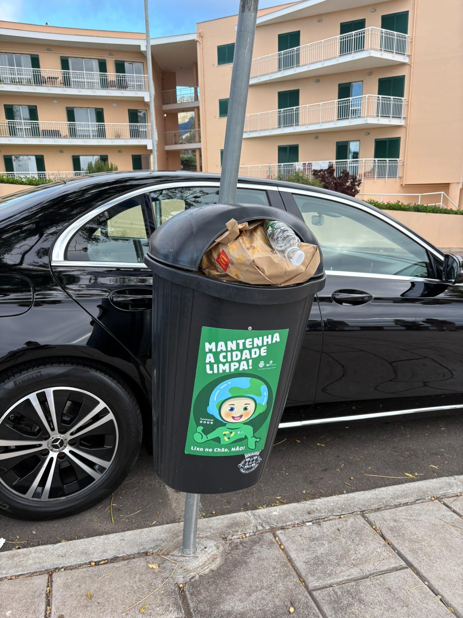 Lixo espalhado mancha imagem de pontos turísticos do Funchal (com fotos)