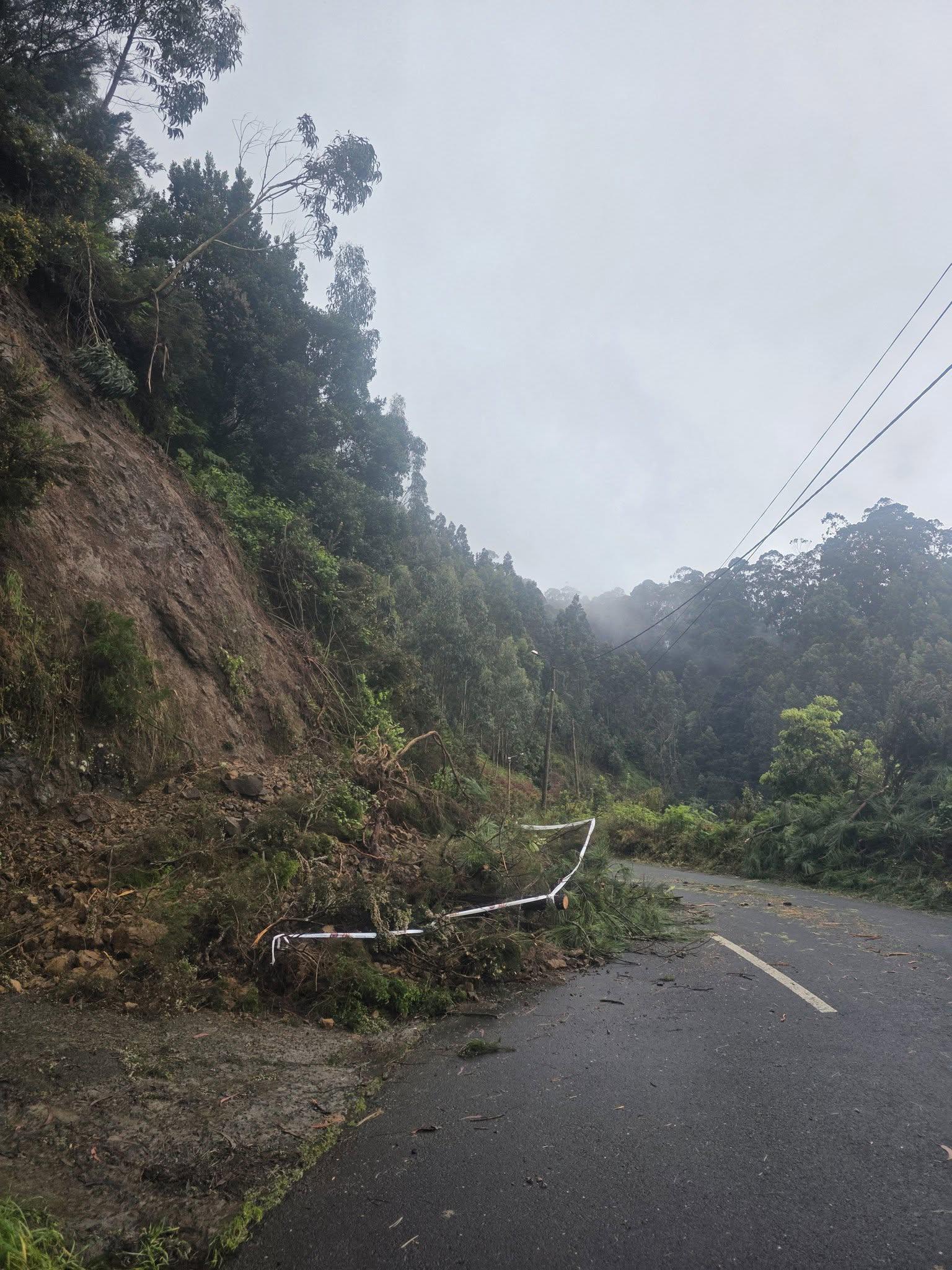 Estrada do Lombo das Faias (Santo da Serra) está parcialmente condicionada.