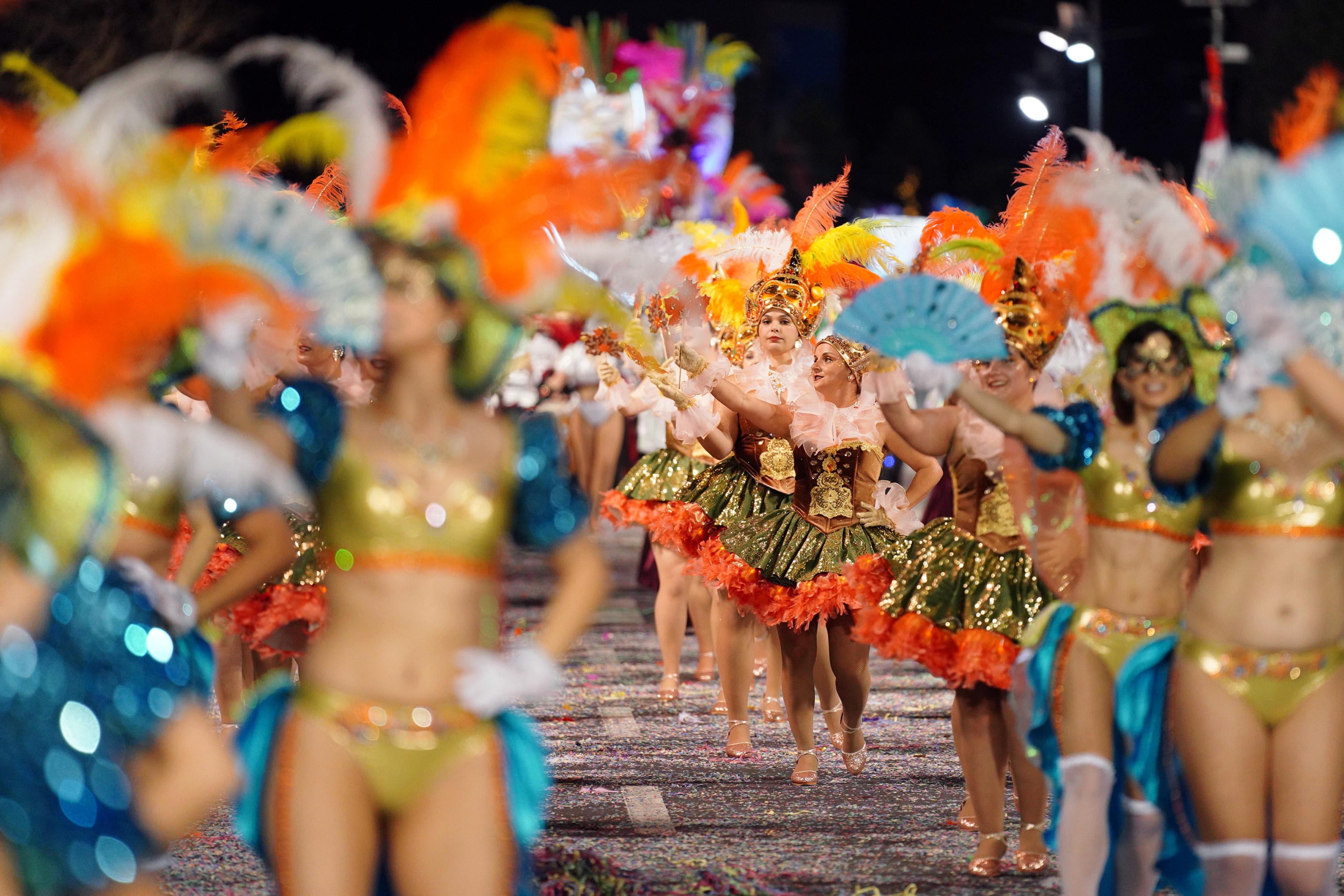 Veja como foi o Carnaval na Avenida cheia de cor e brilho