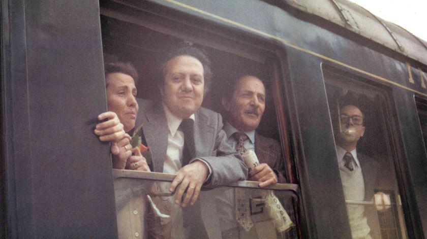 Recorde Mário Soares em 5 imagens que marcaram o país